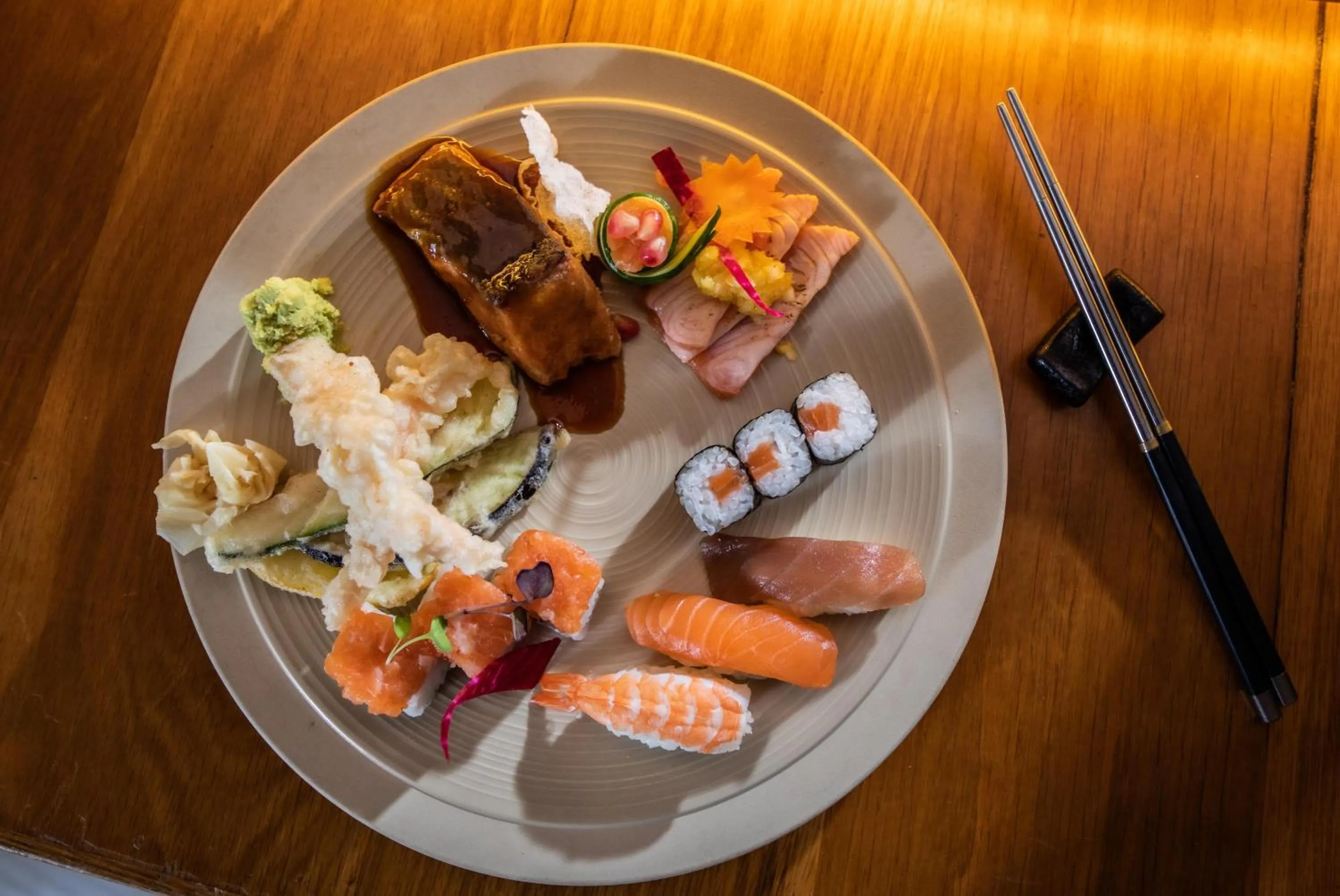 Restaurant/places to eat in Hennessy Park Hotel