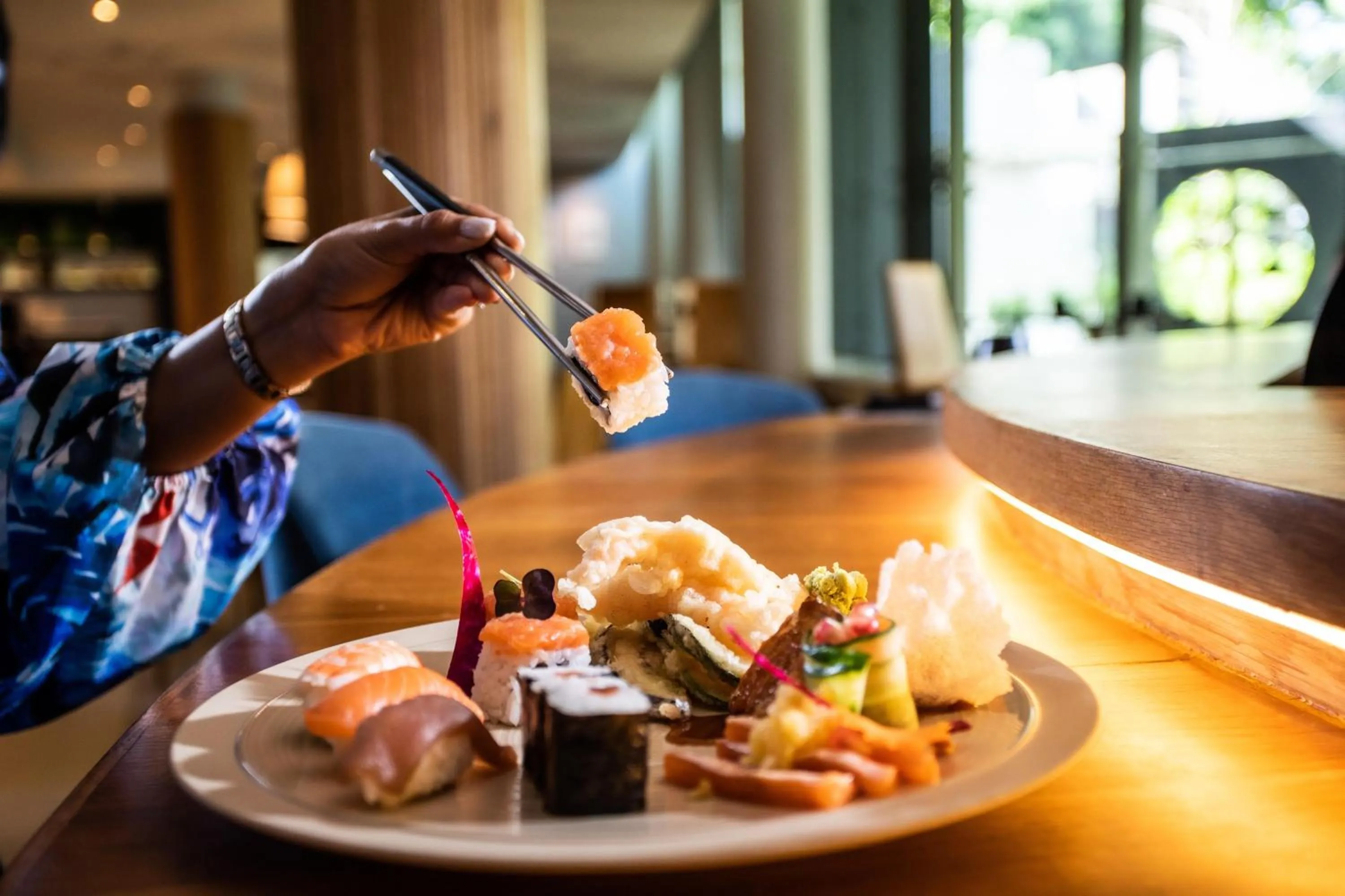 Restaurant/places to eat in Hennessy Park Hotel