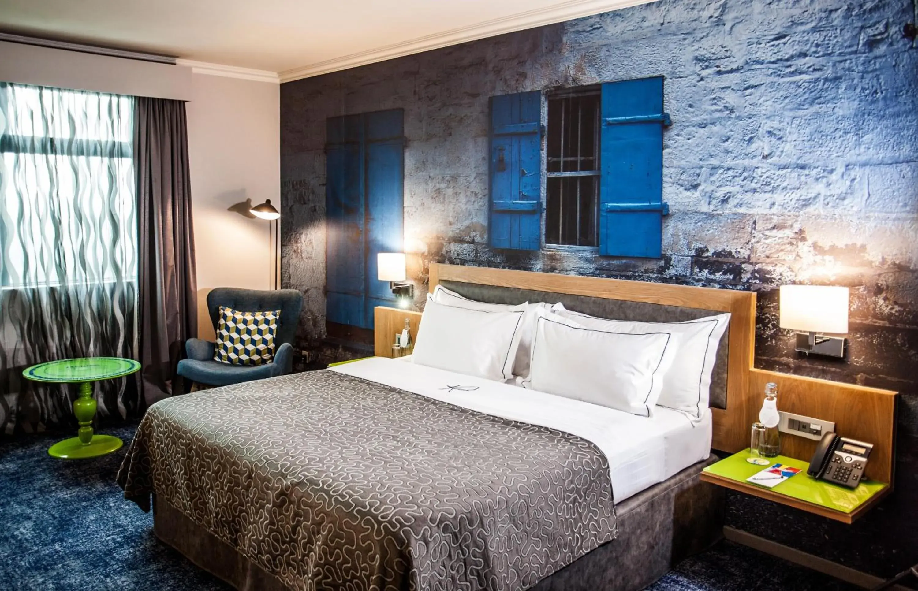 Photo of the whole room, Bed in Hennessy Park Hotel Photo of the whole room, Bed in Hennessy Park Hotel