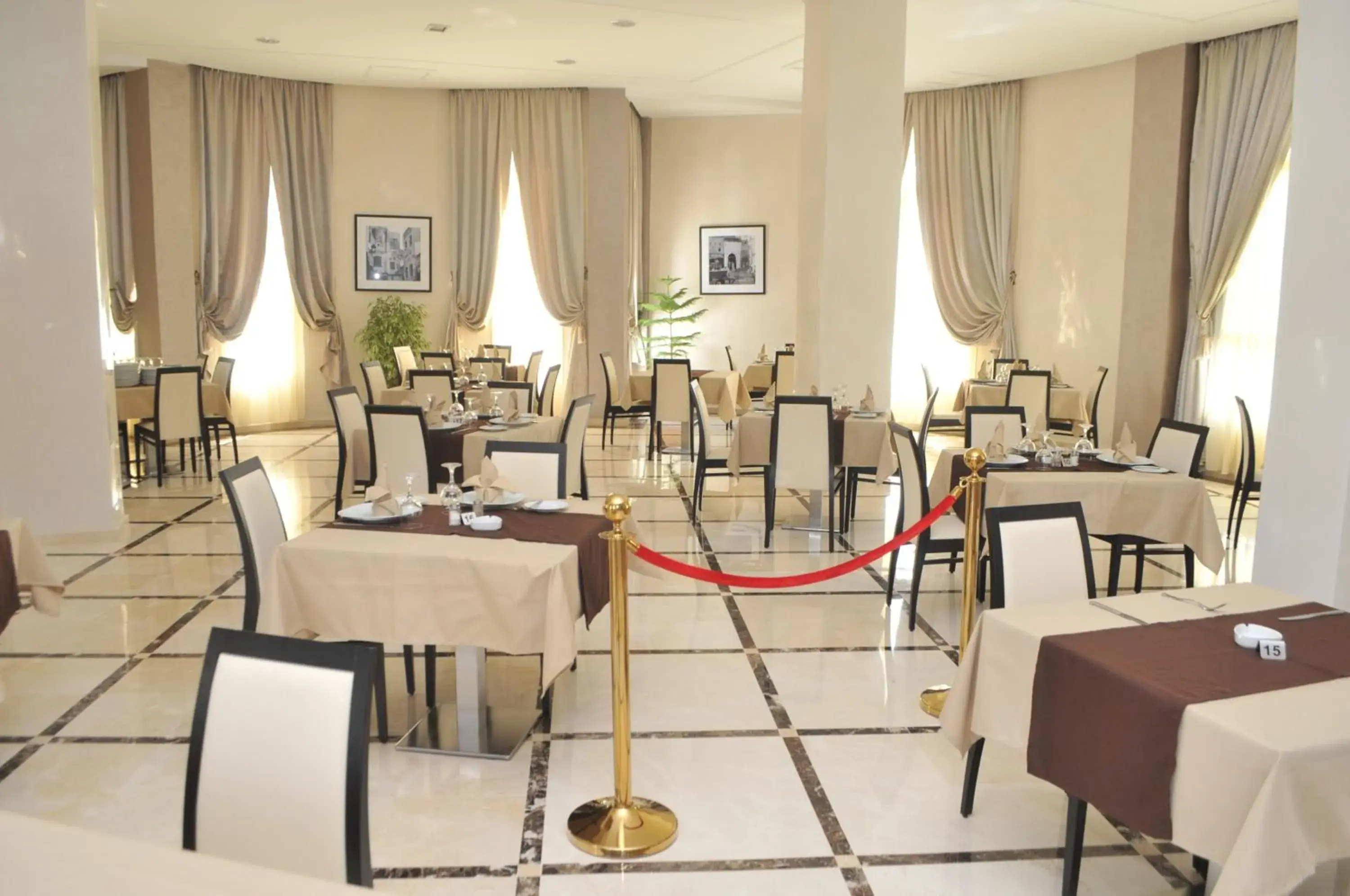 Restaurant/places to eat in Hotel LA PALOMA Restaurant/places to eat in Hotel LA PALOMA