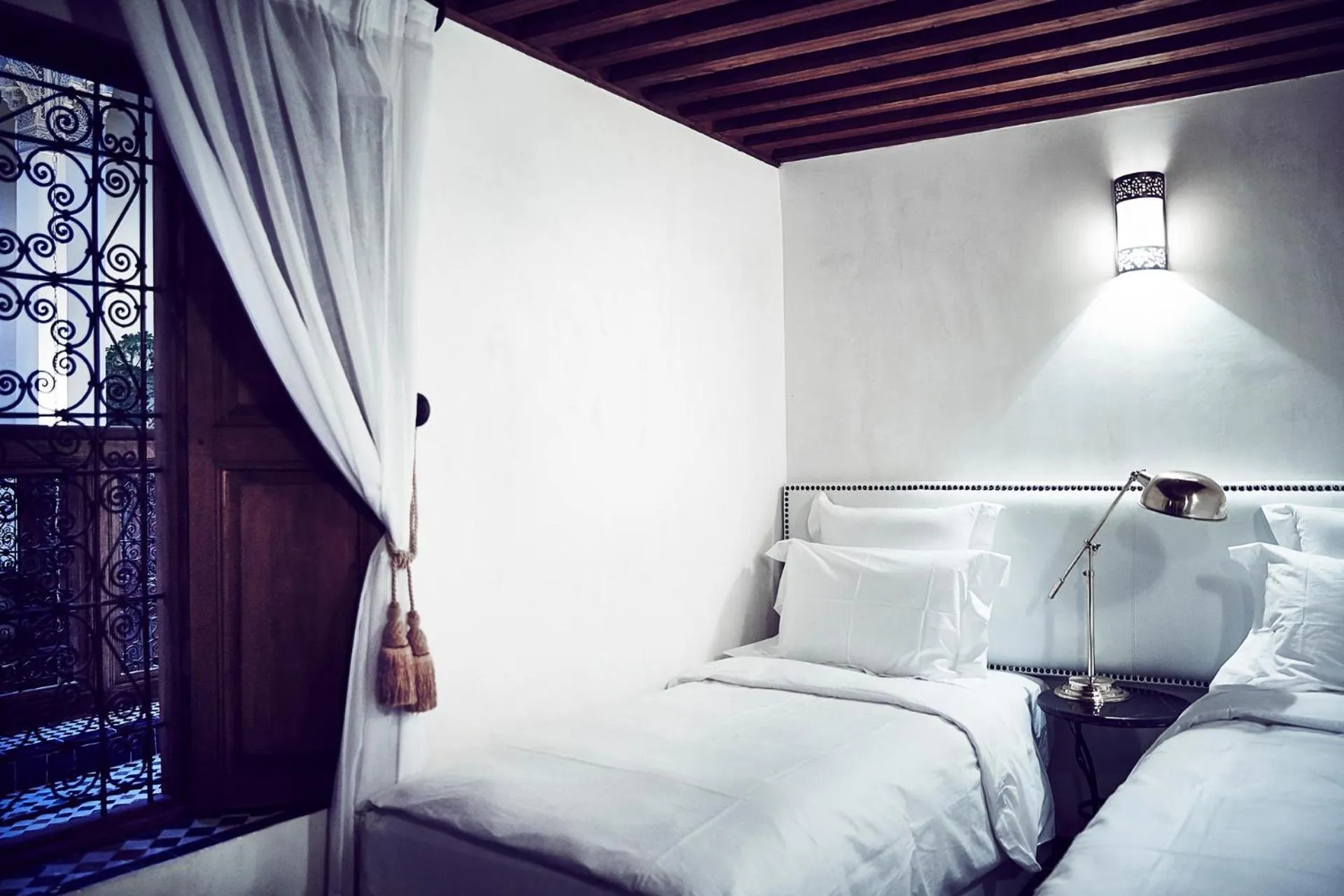 Photo of the whole room, Bed in Chaq Chaq