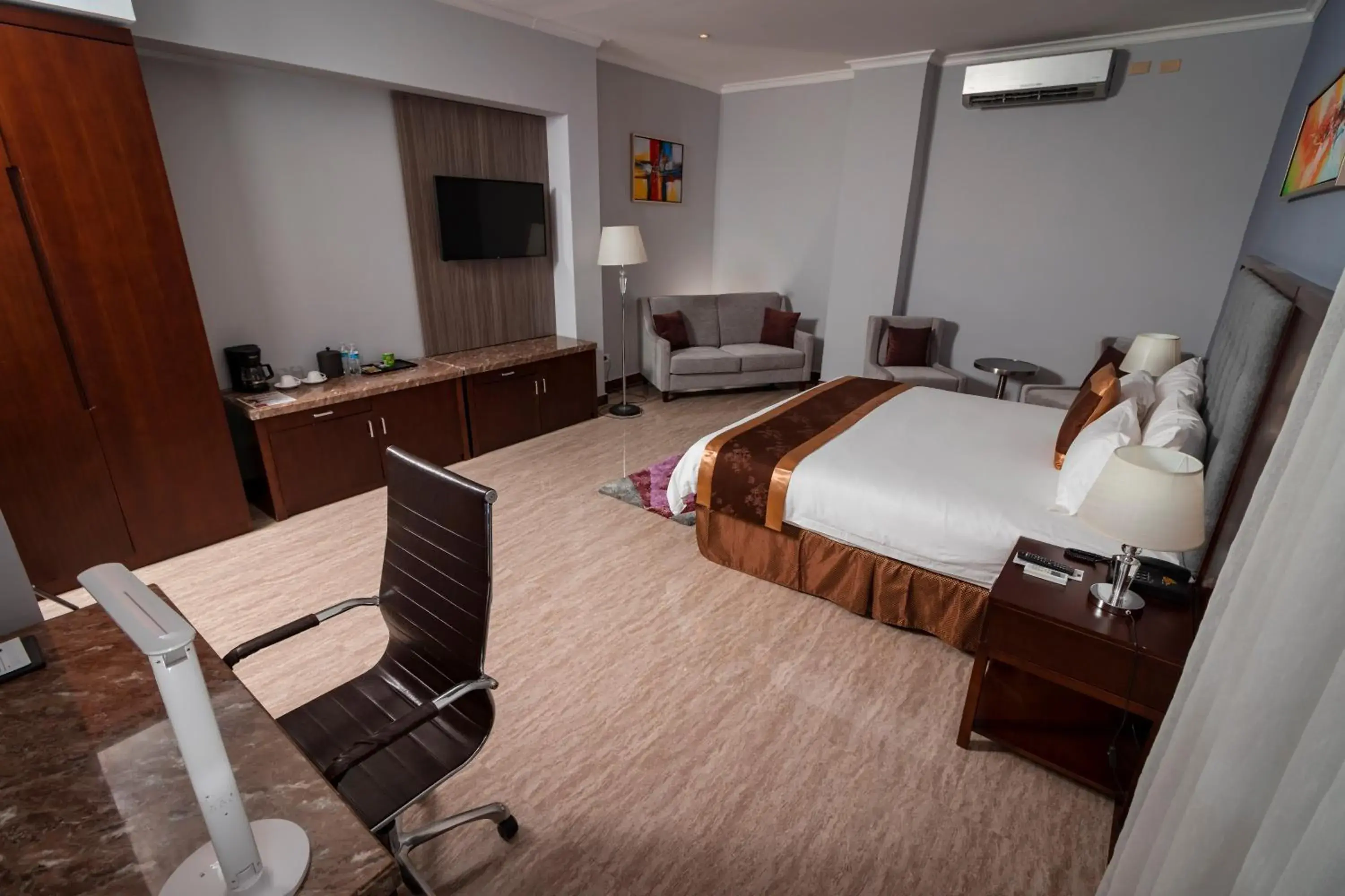 Superior Suite - single occupancy in Hotel City Plaza & Suites Superior Suite - single occupancy in Hotel City Plaza & Suites