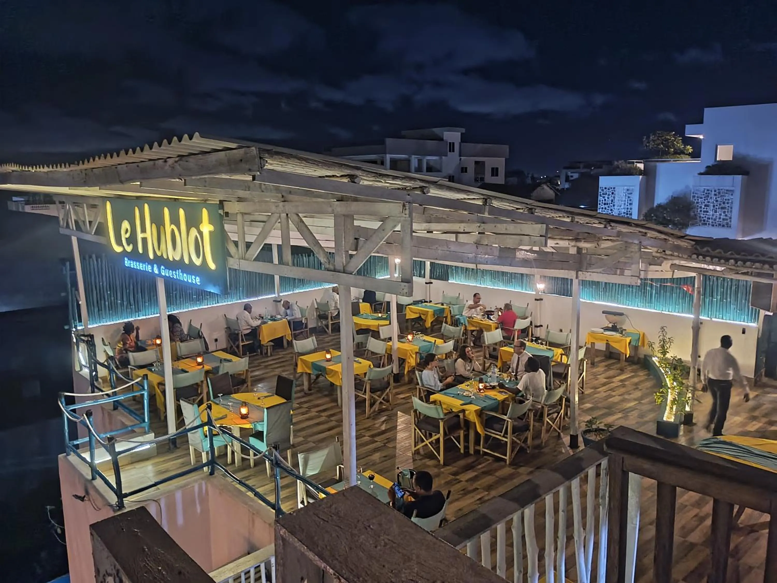 Restaurant/places to eat in Le Hublot