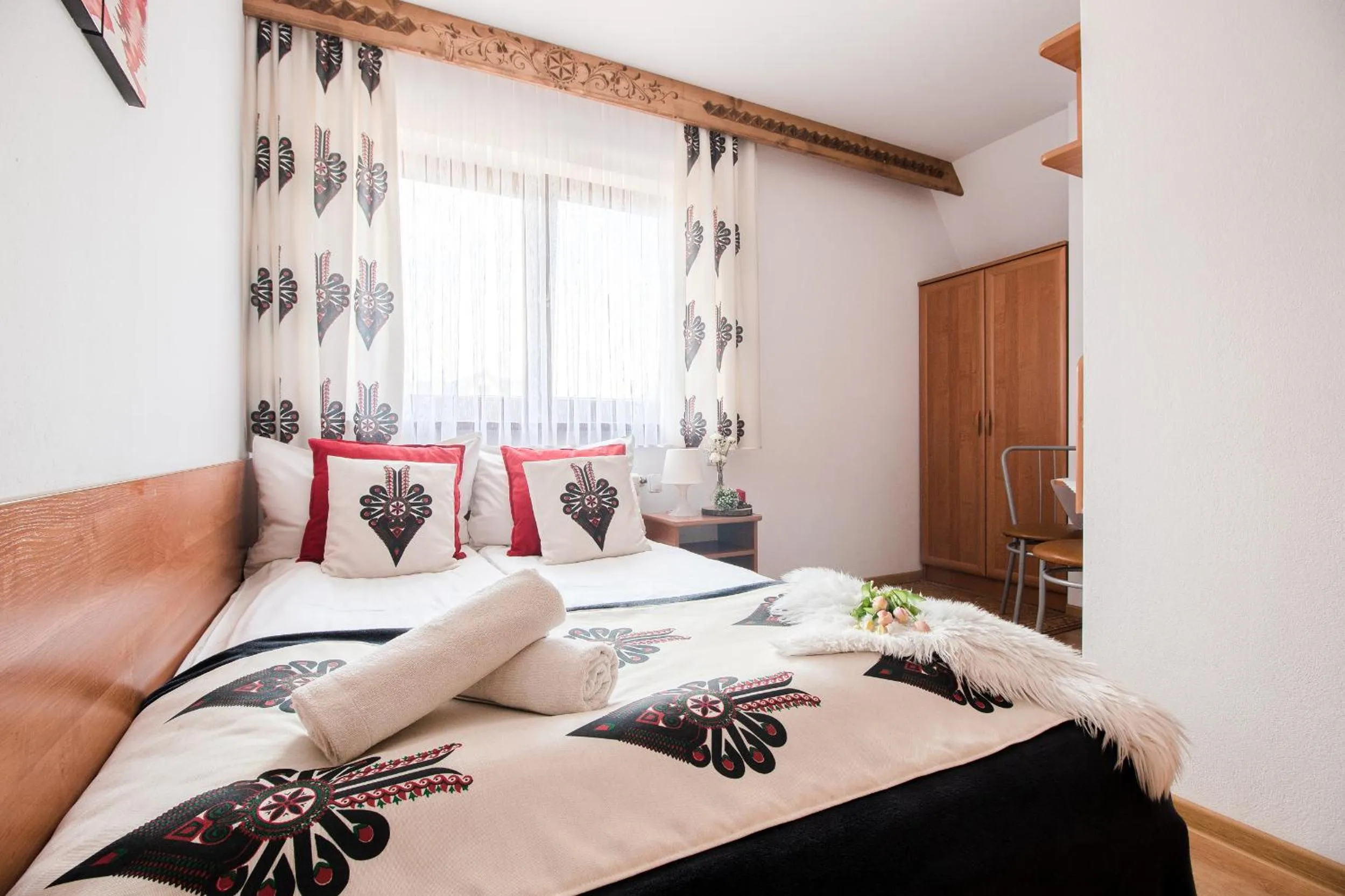 Photo of the whole room, Bed in Willa Wrzos