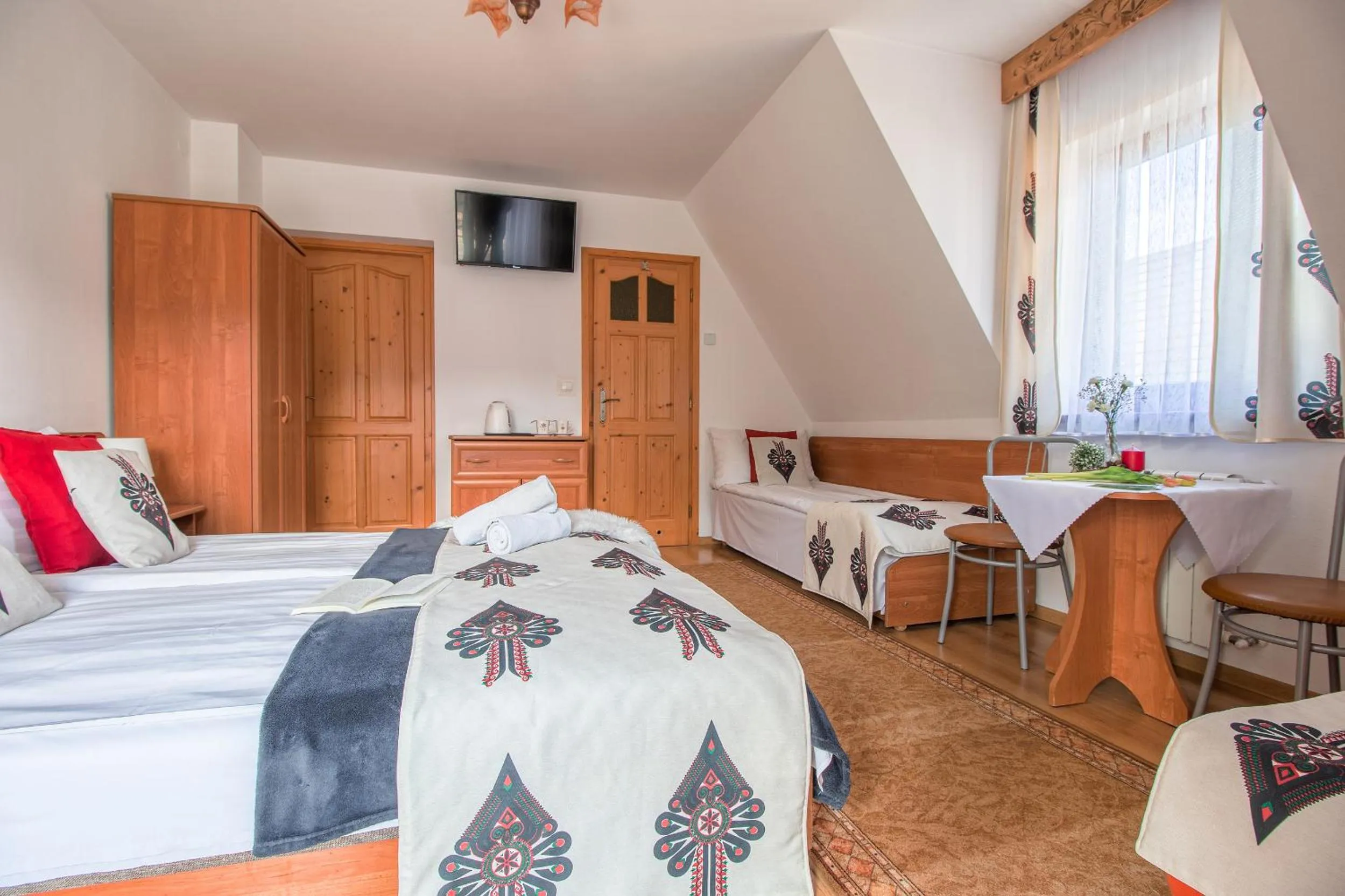 Photo of the whole room, Bed in Willa Wrzos