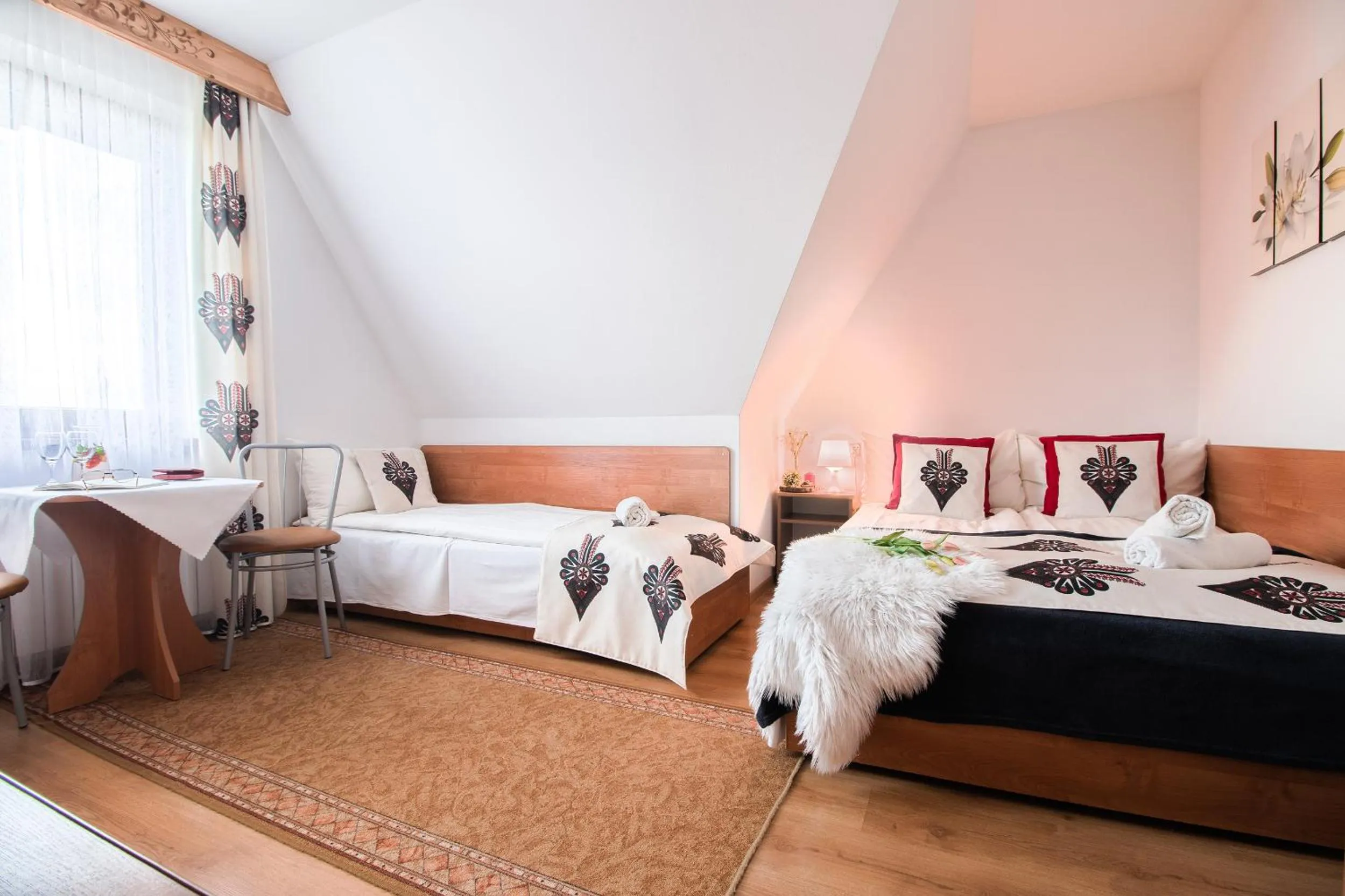 Photo of the whole room, Bed in Willa Wrzos