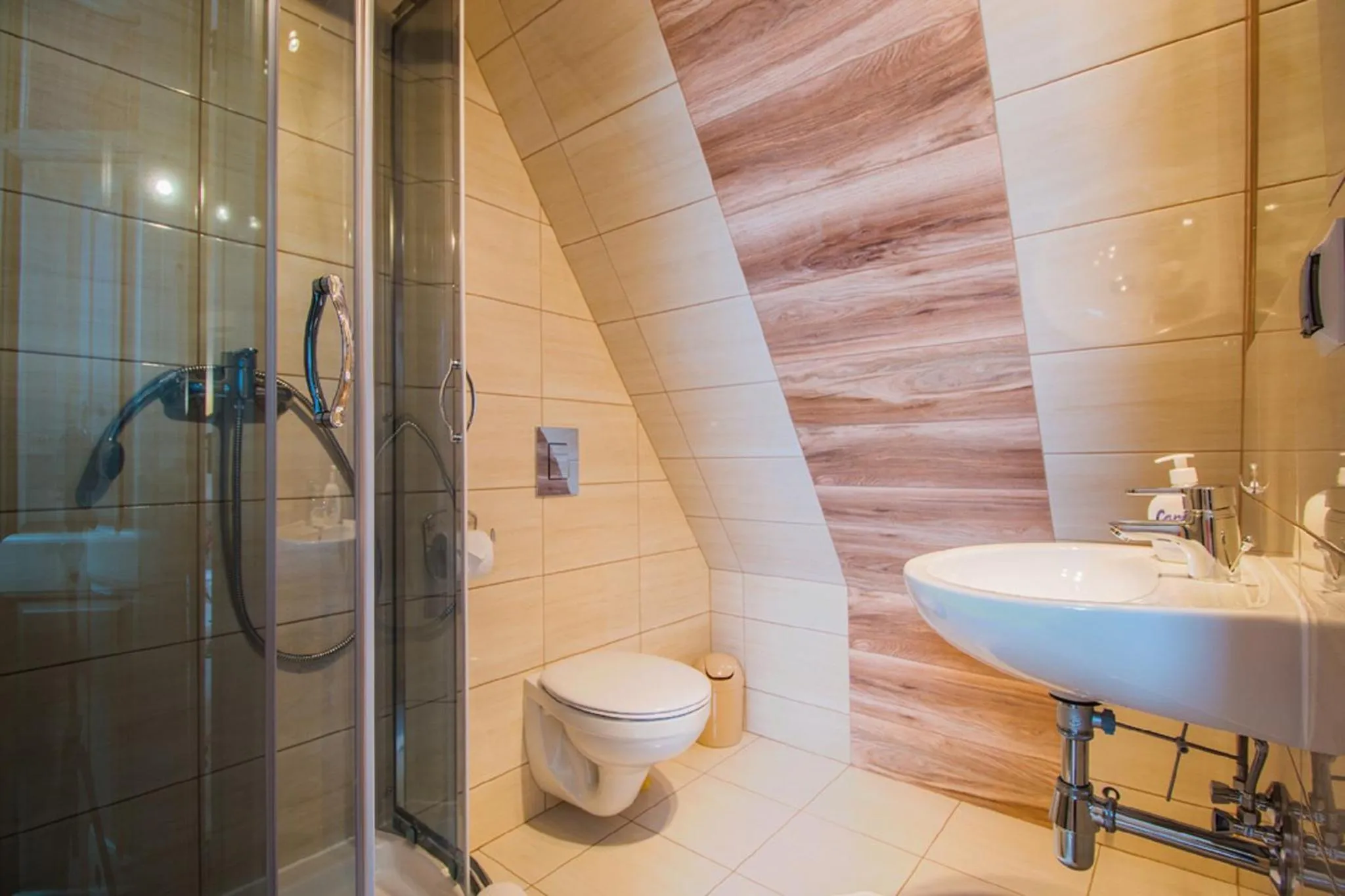 Shower in Willa Wrzos