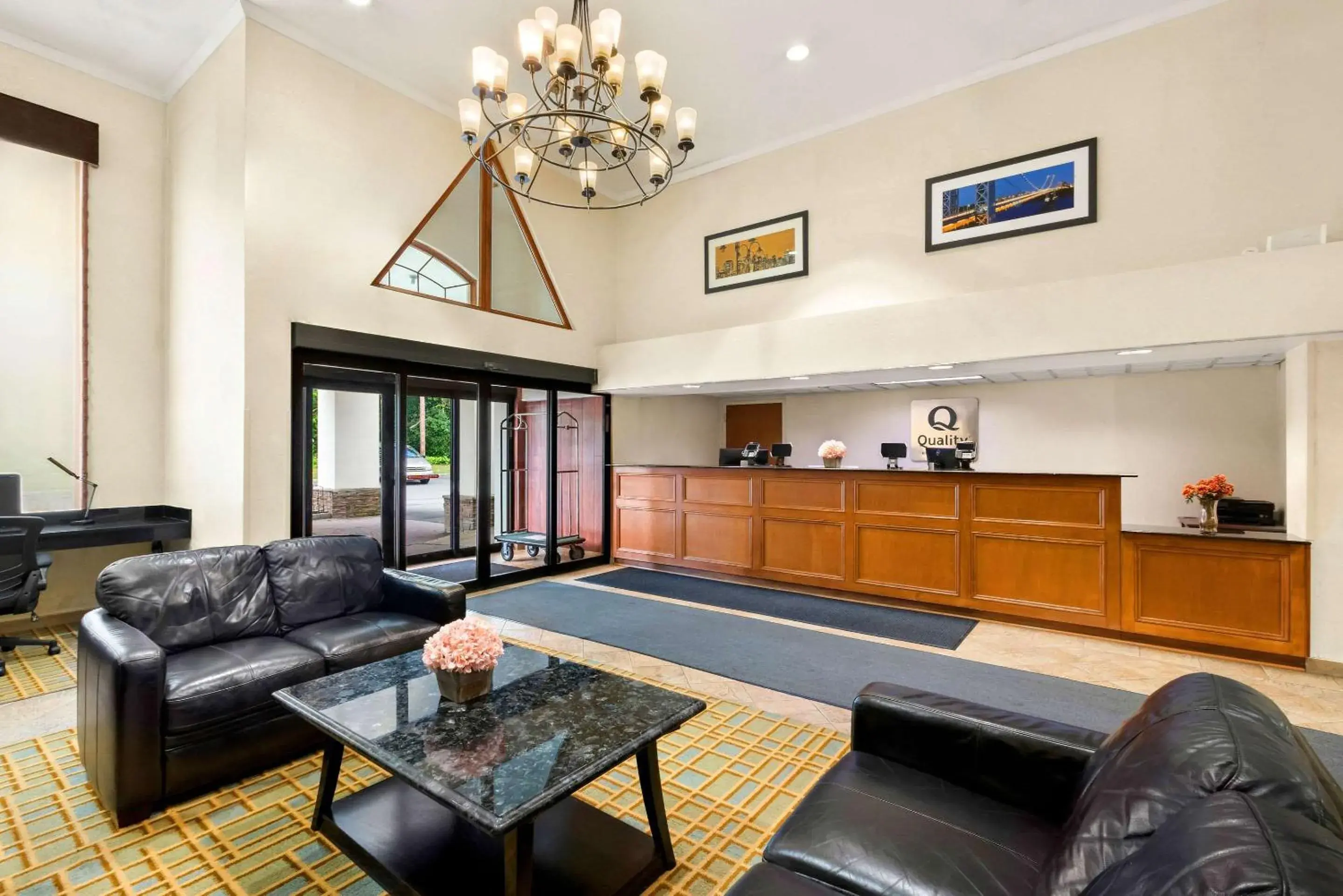 Lobby or reception in Quality Inn Edison-New Brunswick Lobby or reception in Quality Inn Edison-New Brunswick