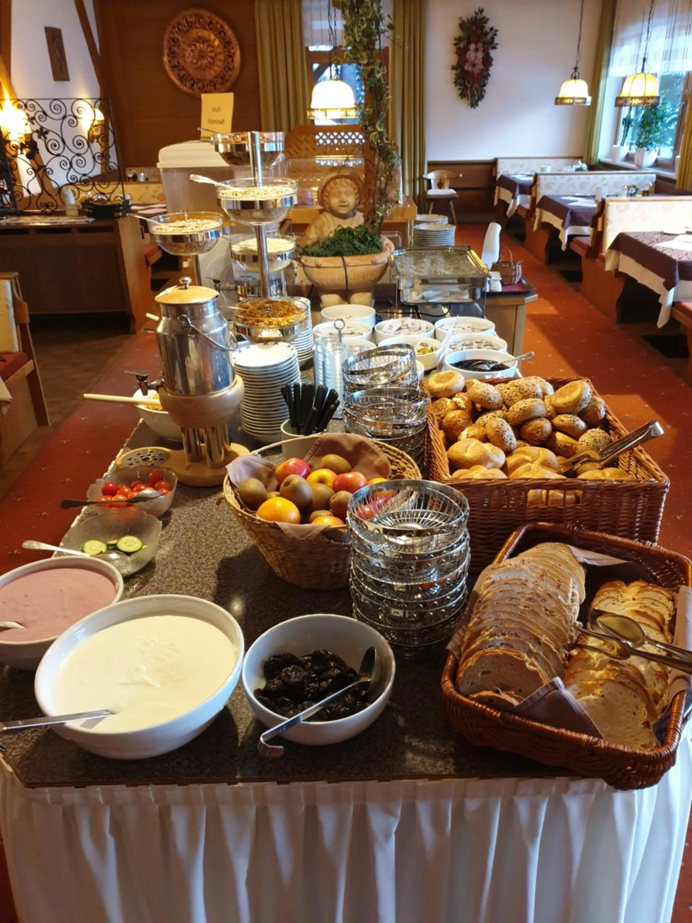 Buffet breakfast in Hotel Hochland