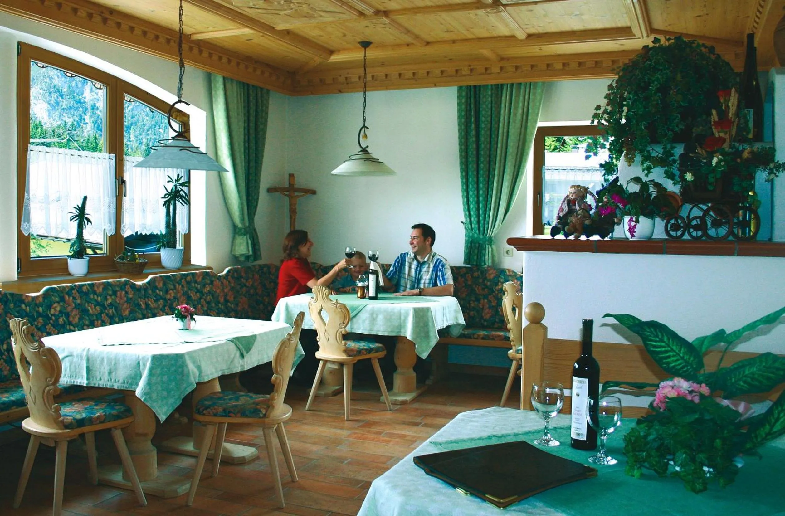 Restaurant/places to eat in Hotel Hochland