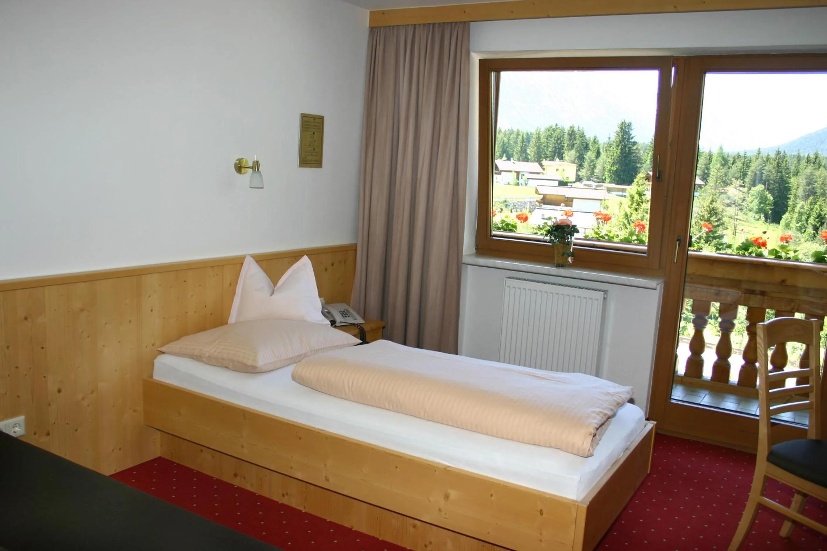 Bedroom, Bed in Hotel Hochland