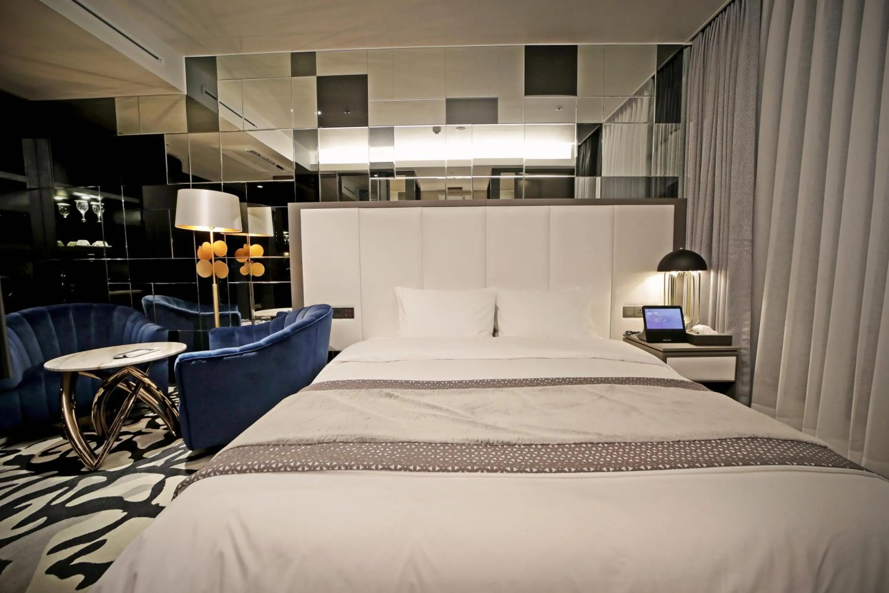 Bed in Best Louis Hamilton Hotel Gwangan