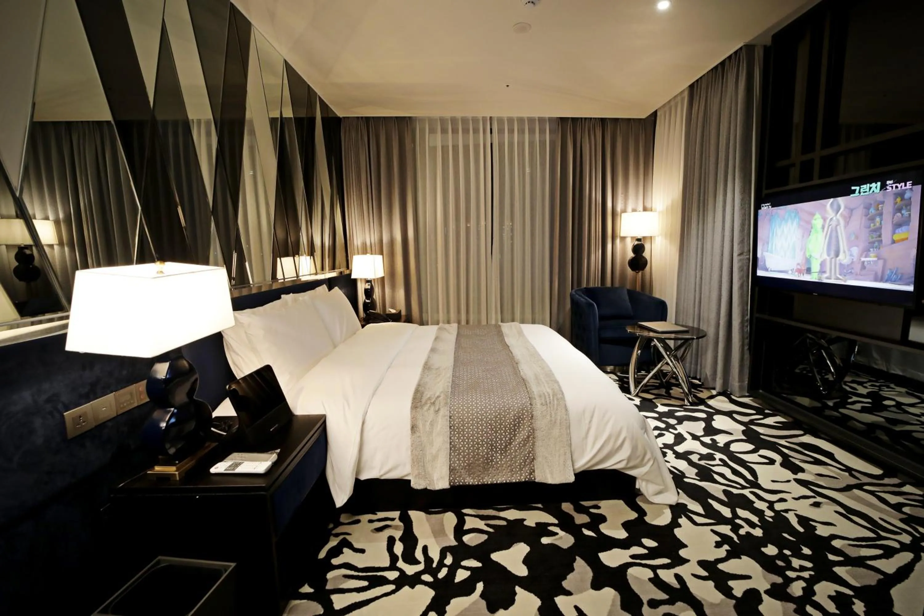 Bed in Best Louis Hamilton Hotel Gwangan