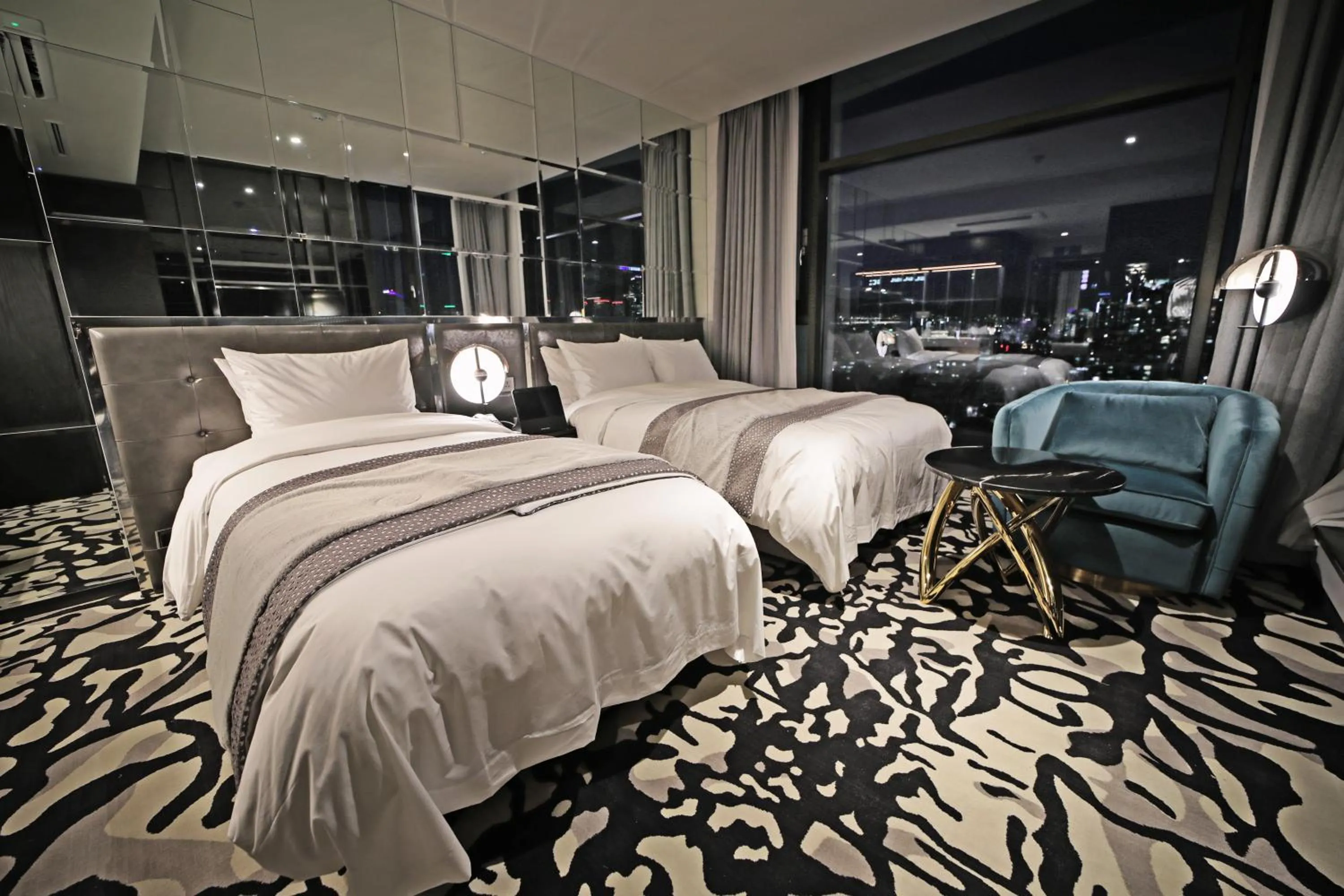 Bed in Best Louis Hamilton Hotel Gwangan