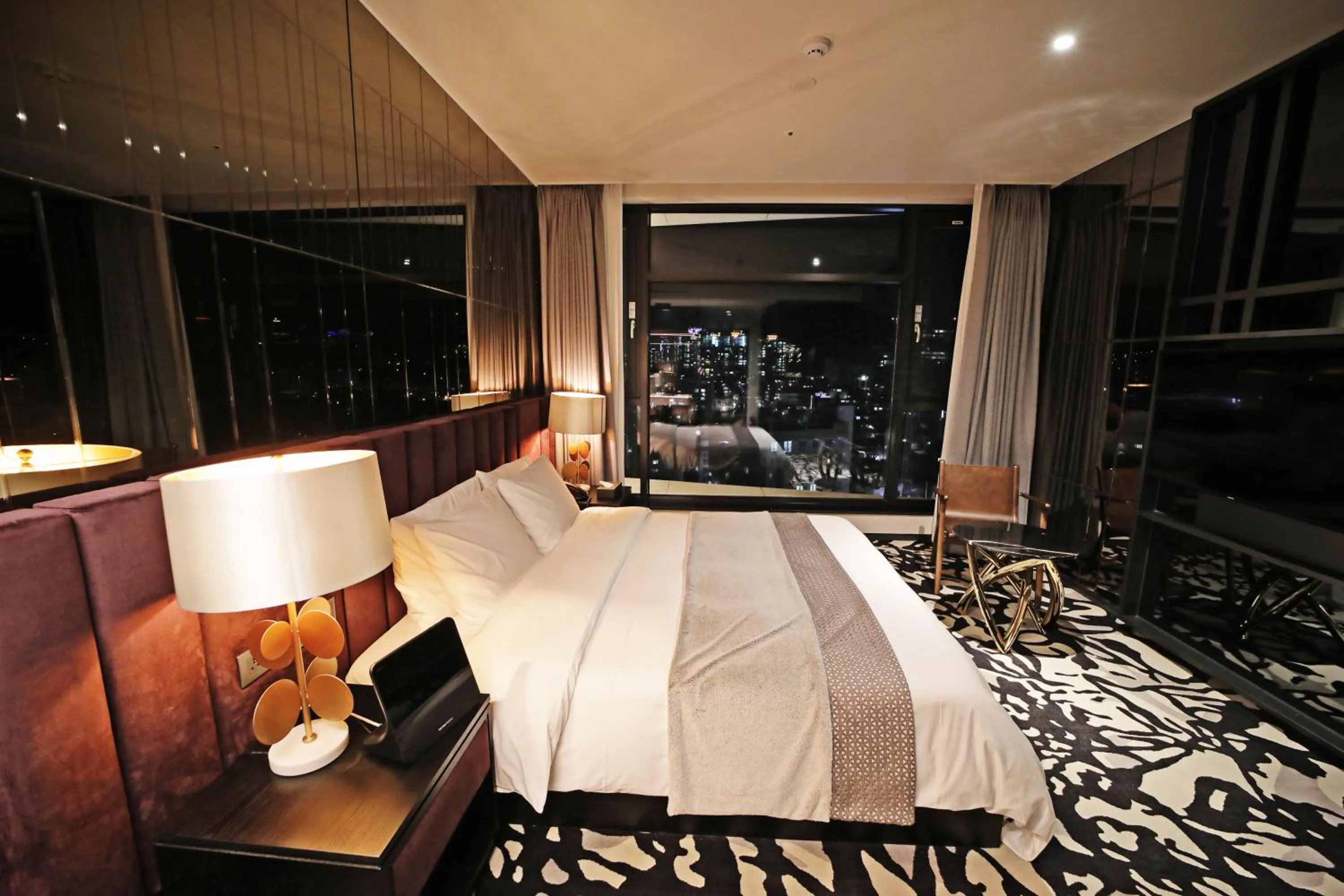 Bed in Best Louis Hamilton Hotel Gwangan