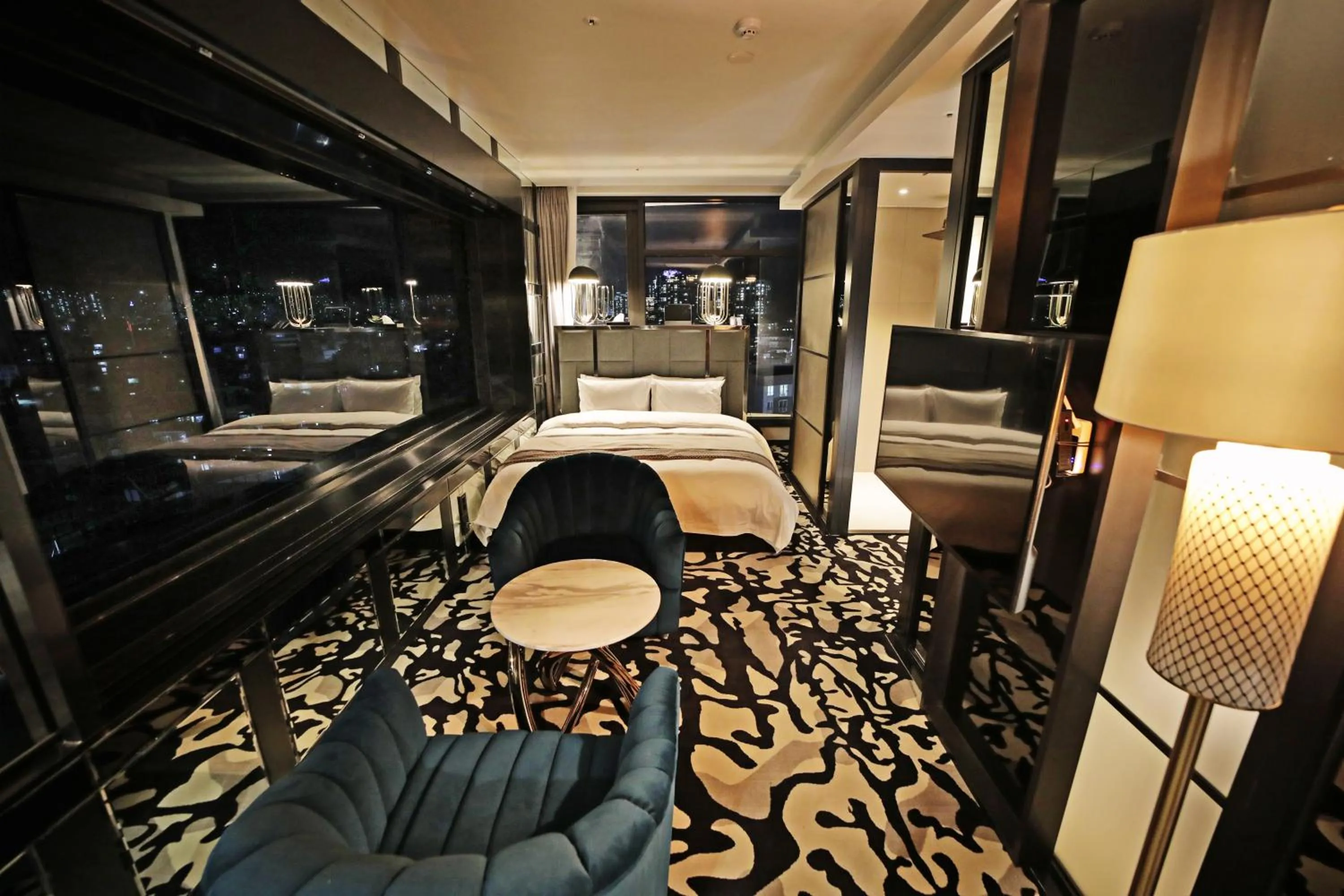 Bed in Best Louis Hamilton Hotel Gwangan