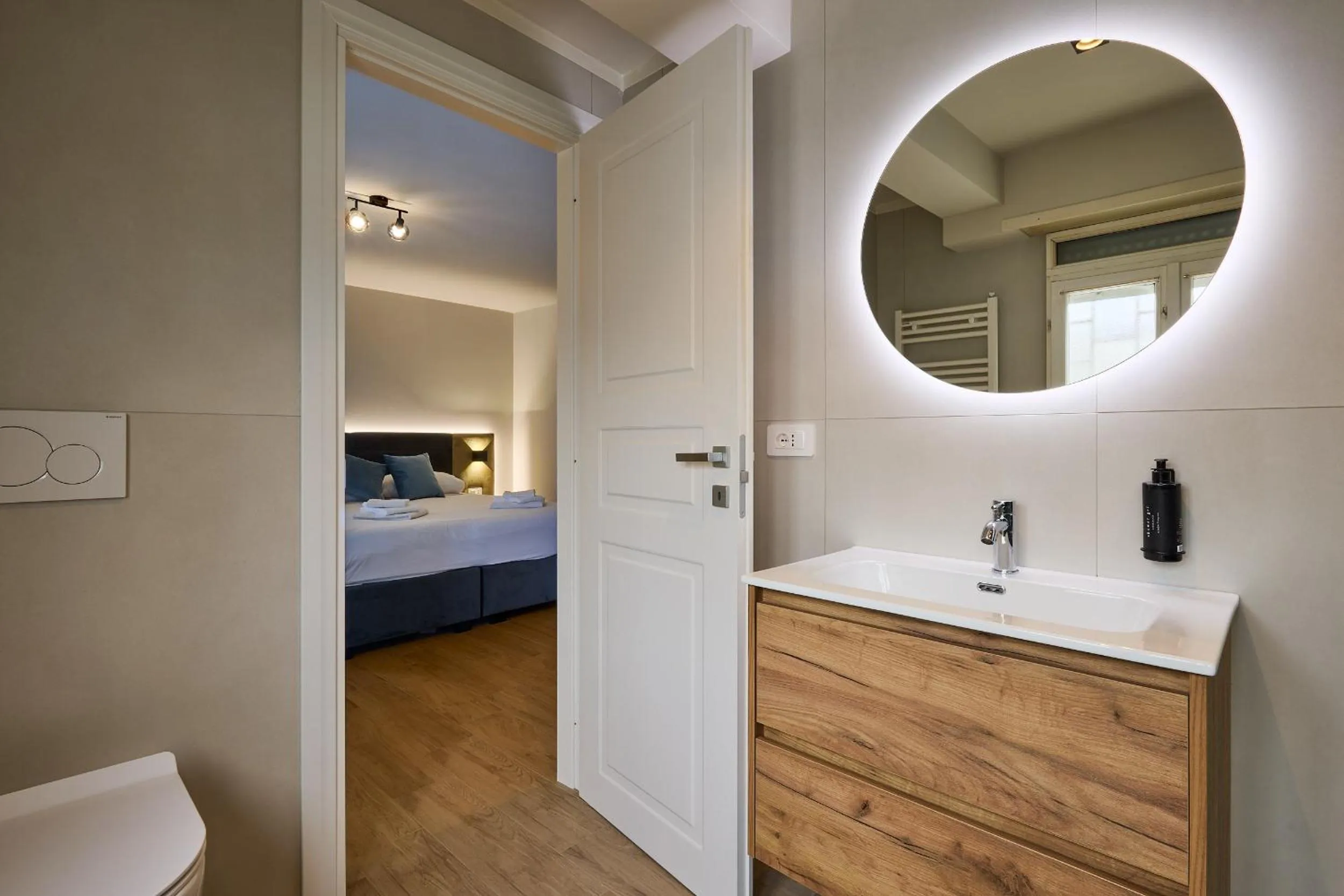 Bathroom, Bed in Relais Tiburtina