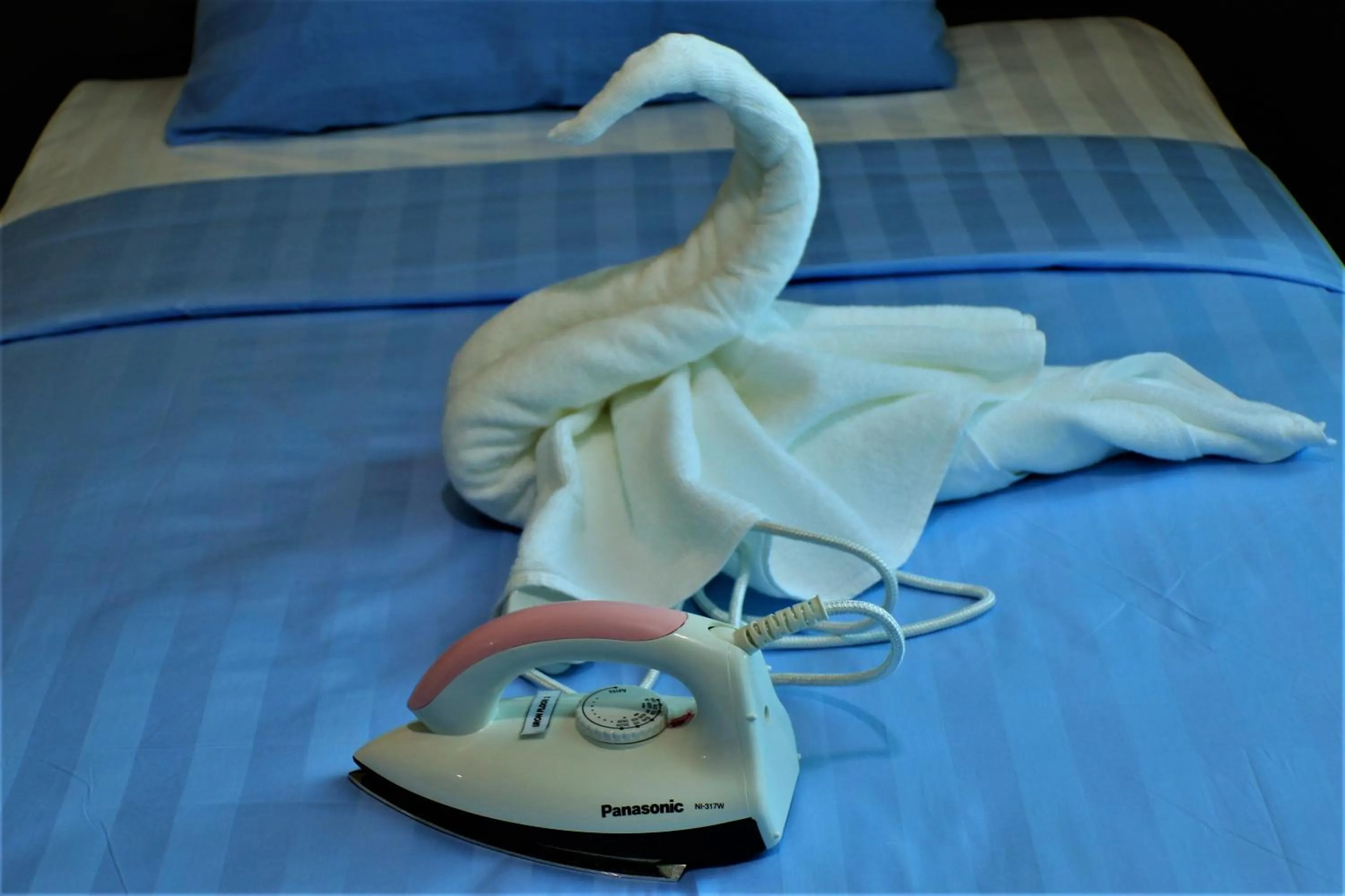 Bed in Wave View Hotel