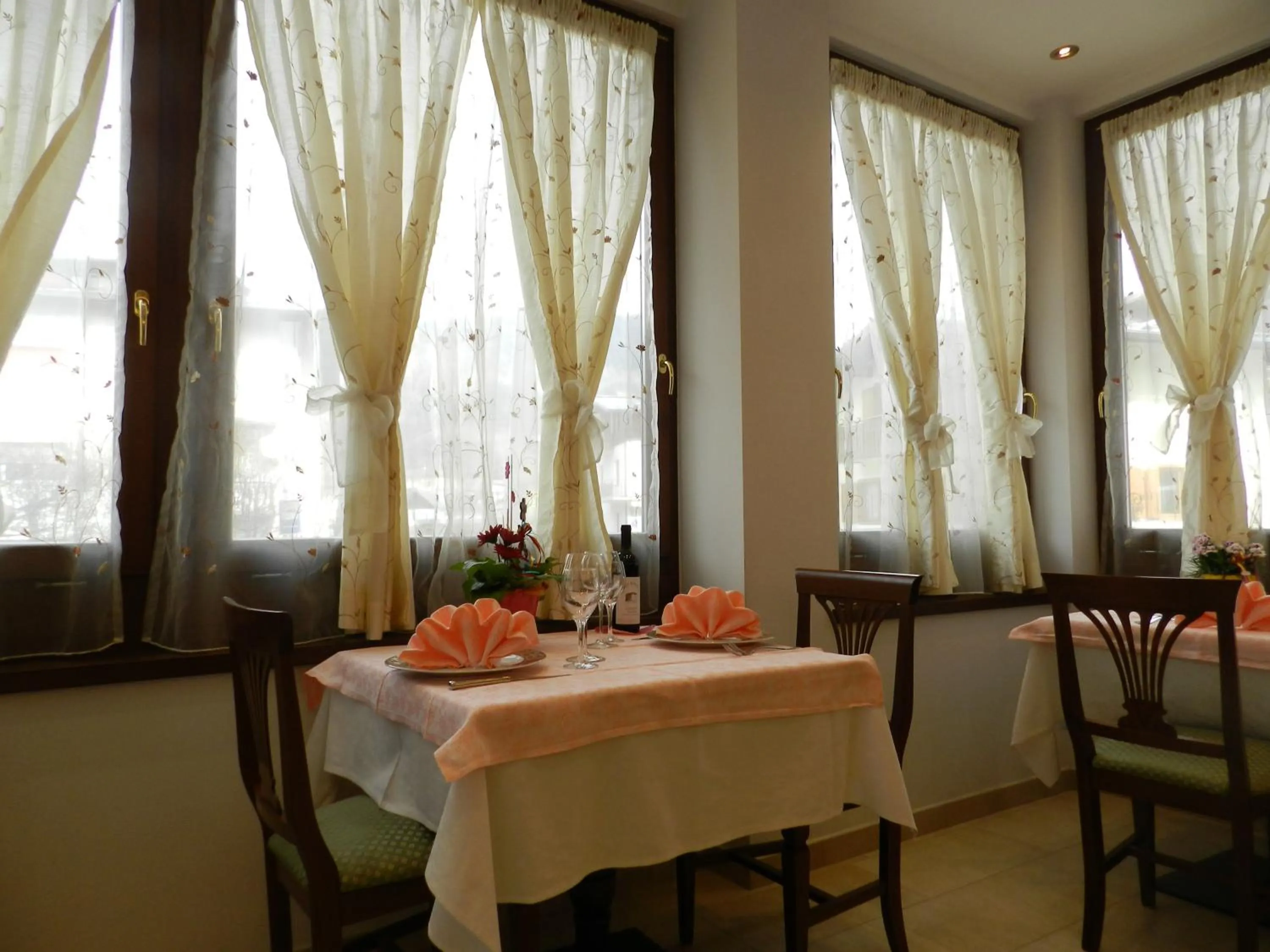 Restaurant/places to eat in Albergo Belvedere