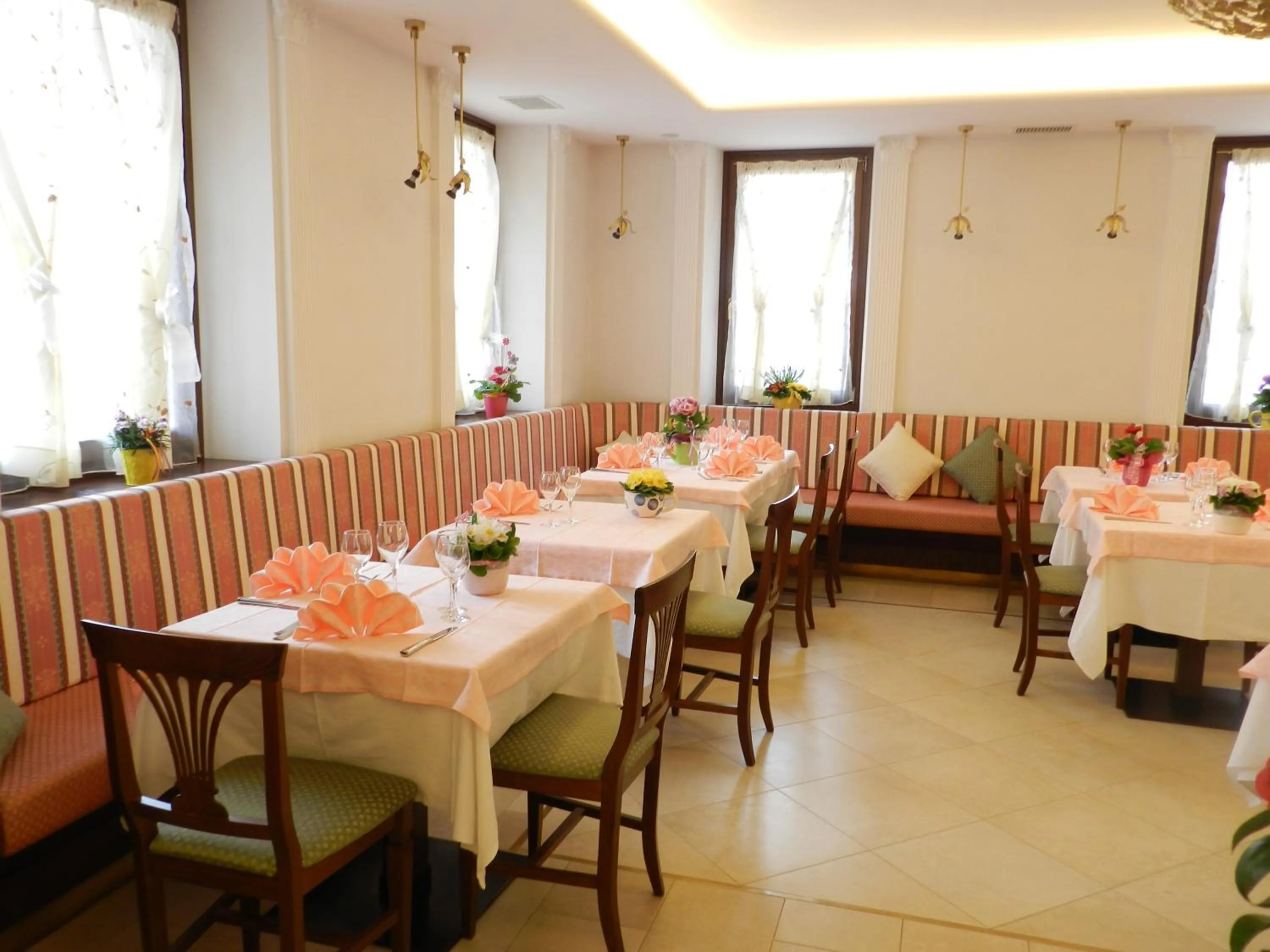 Restaurant/places to eat in Albergo Belvedere