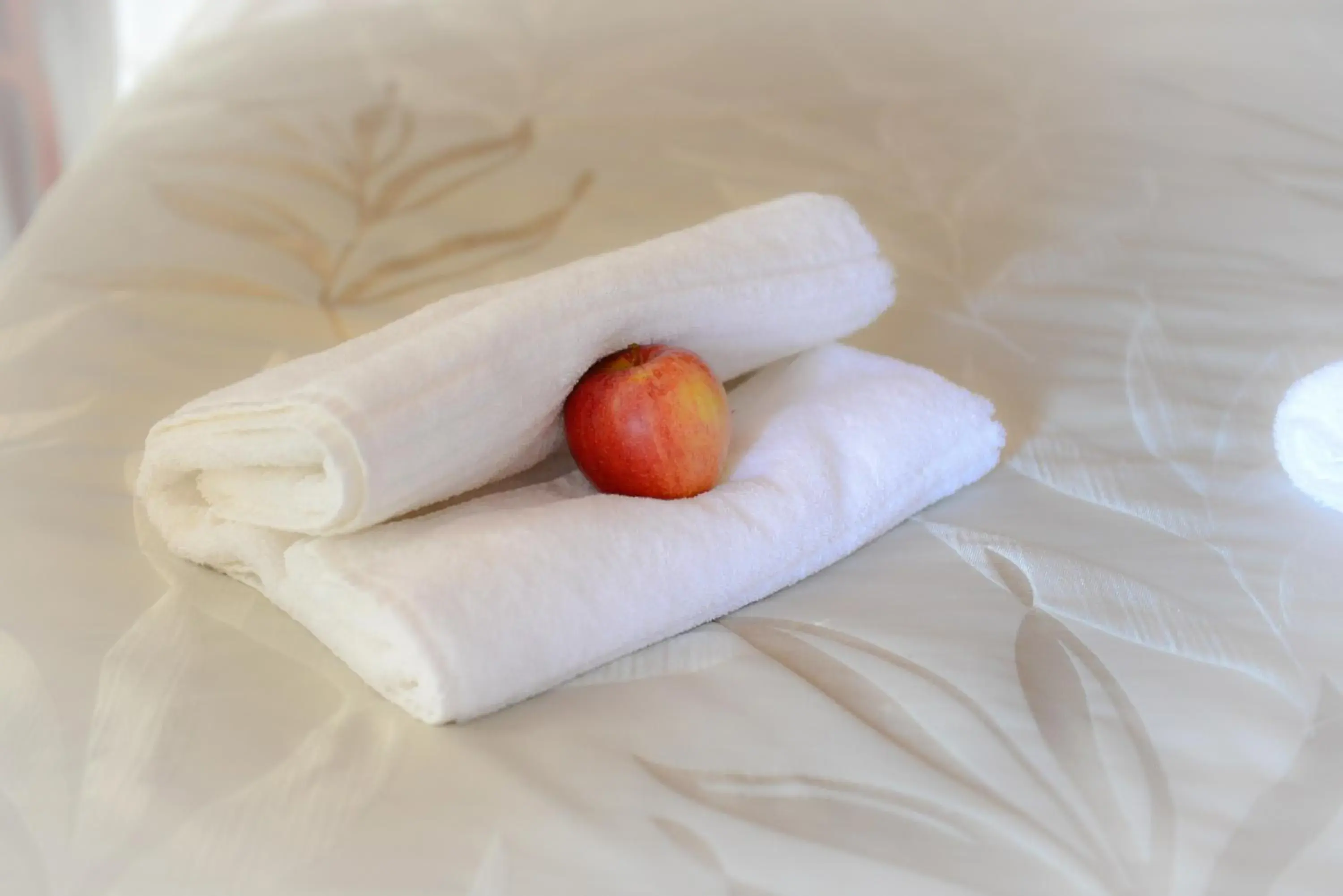 Bed in Logis Hôtel et Restaurant du Dauphin Bed in Logis Hôtel et Restaurant du Dauphin