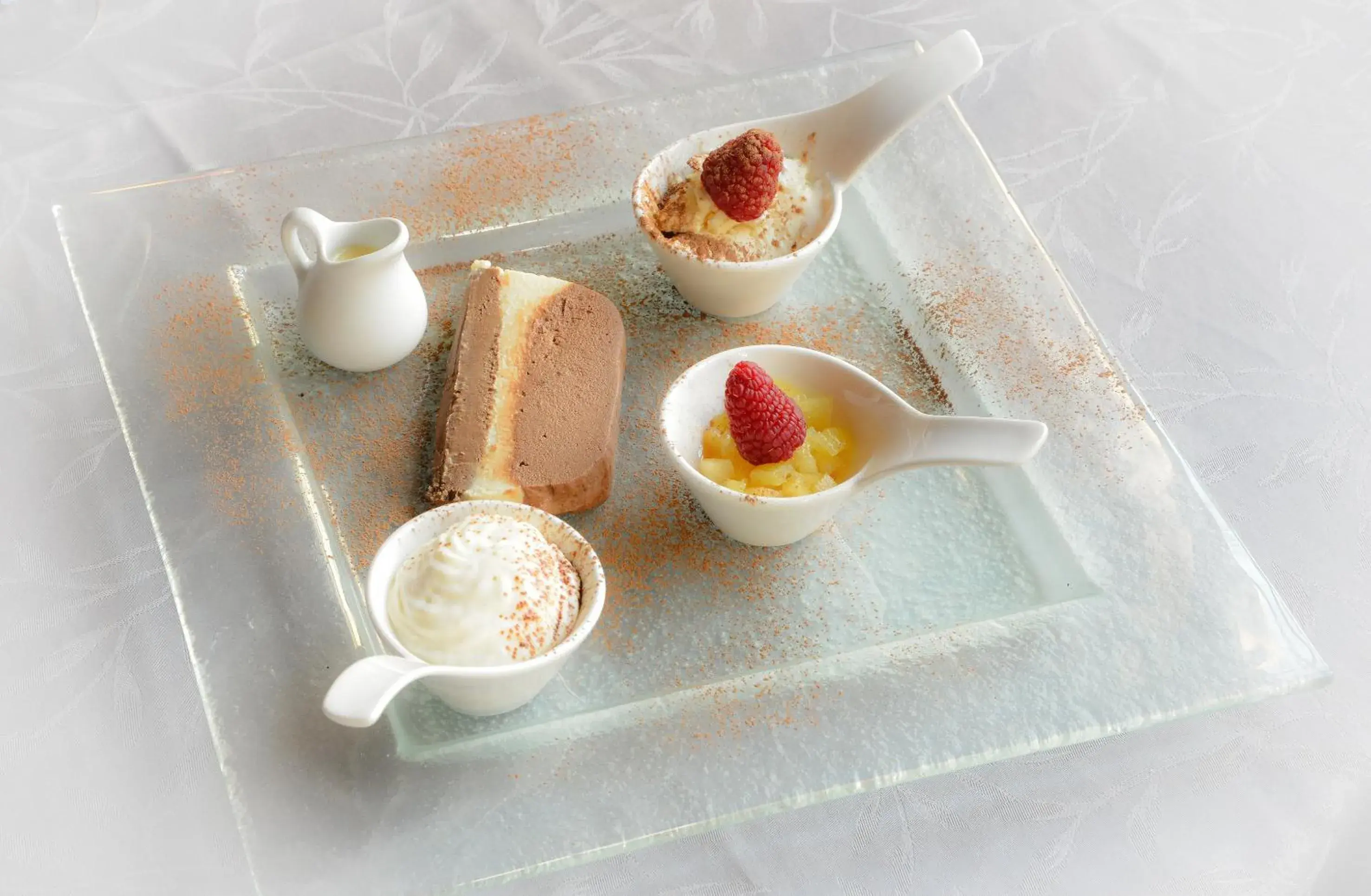 Logis Hôtel et Restaurant du Dauphin Logis Hôtel et Restaurant du Dauphin