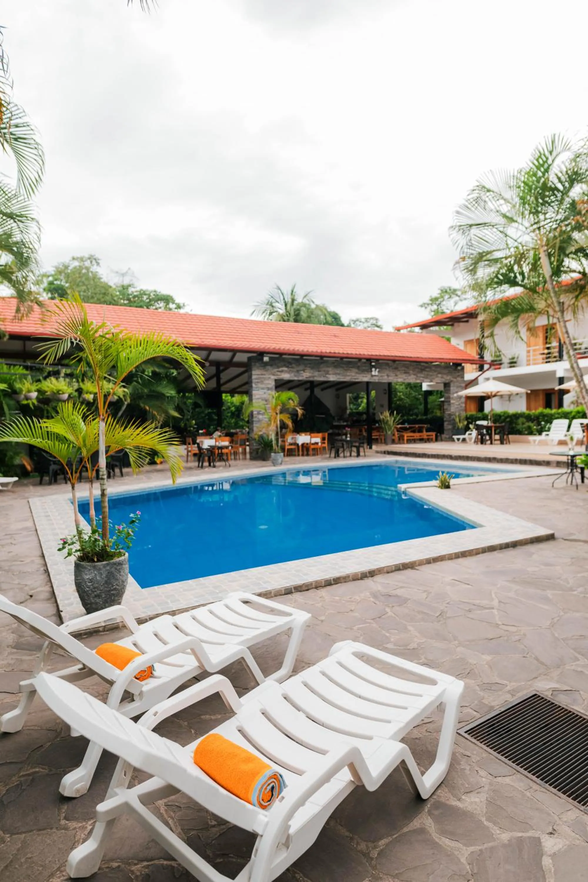 Pool view in Colina de Montalva Casa Hotel