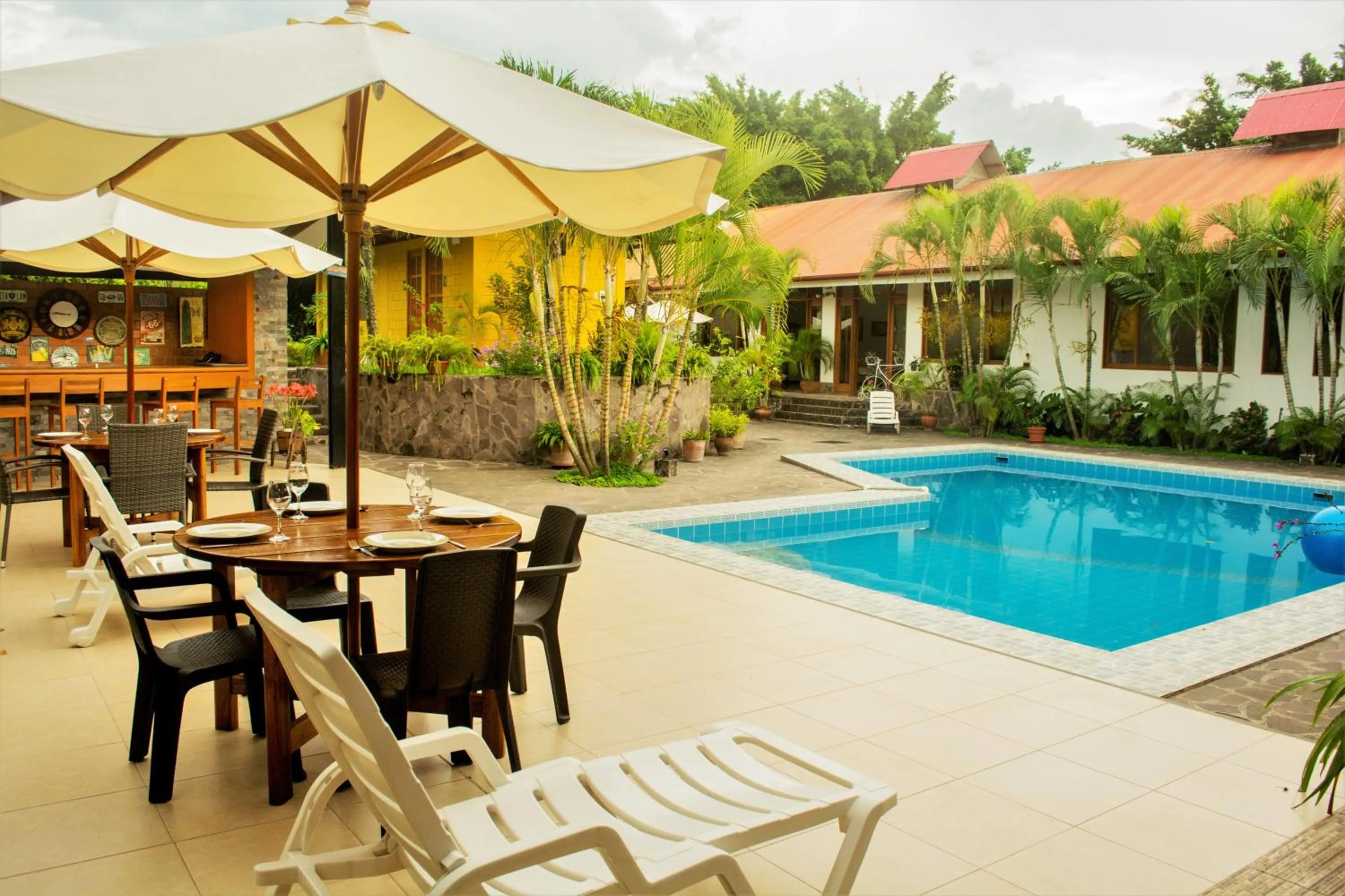 Swimming pool in Colina de Montalva Casa Hotel