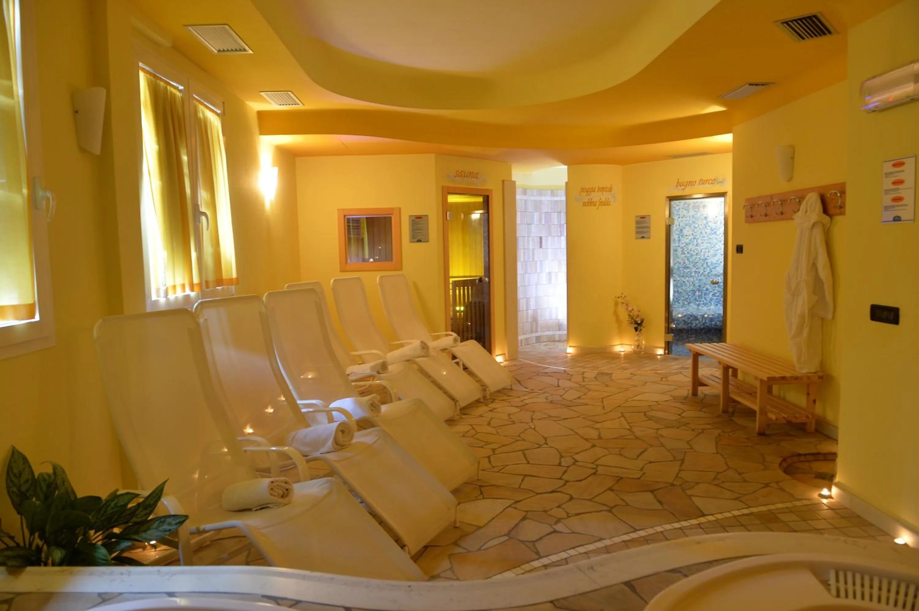 Spa and wellness centre/facilities in Hotel Dalla Serra