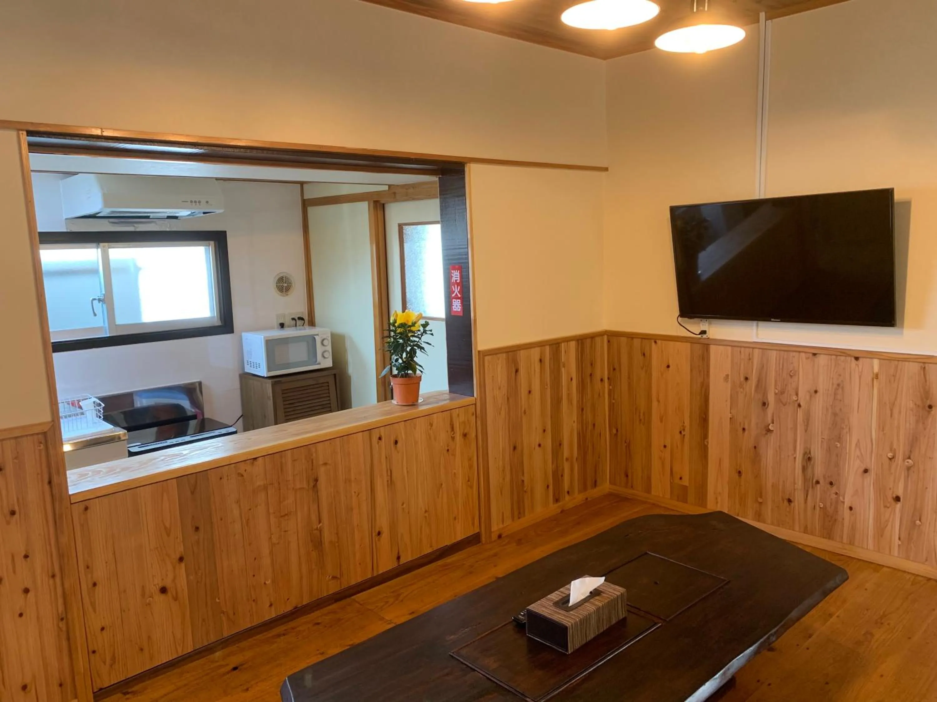 Communal lounge/ TV room in Condominium WAFU TEI Okinawa city