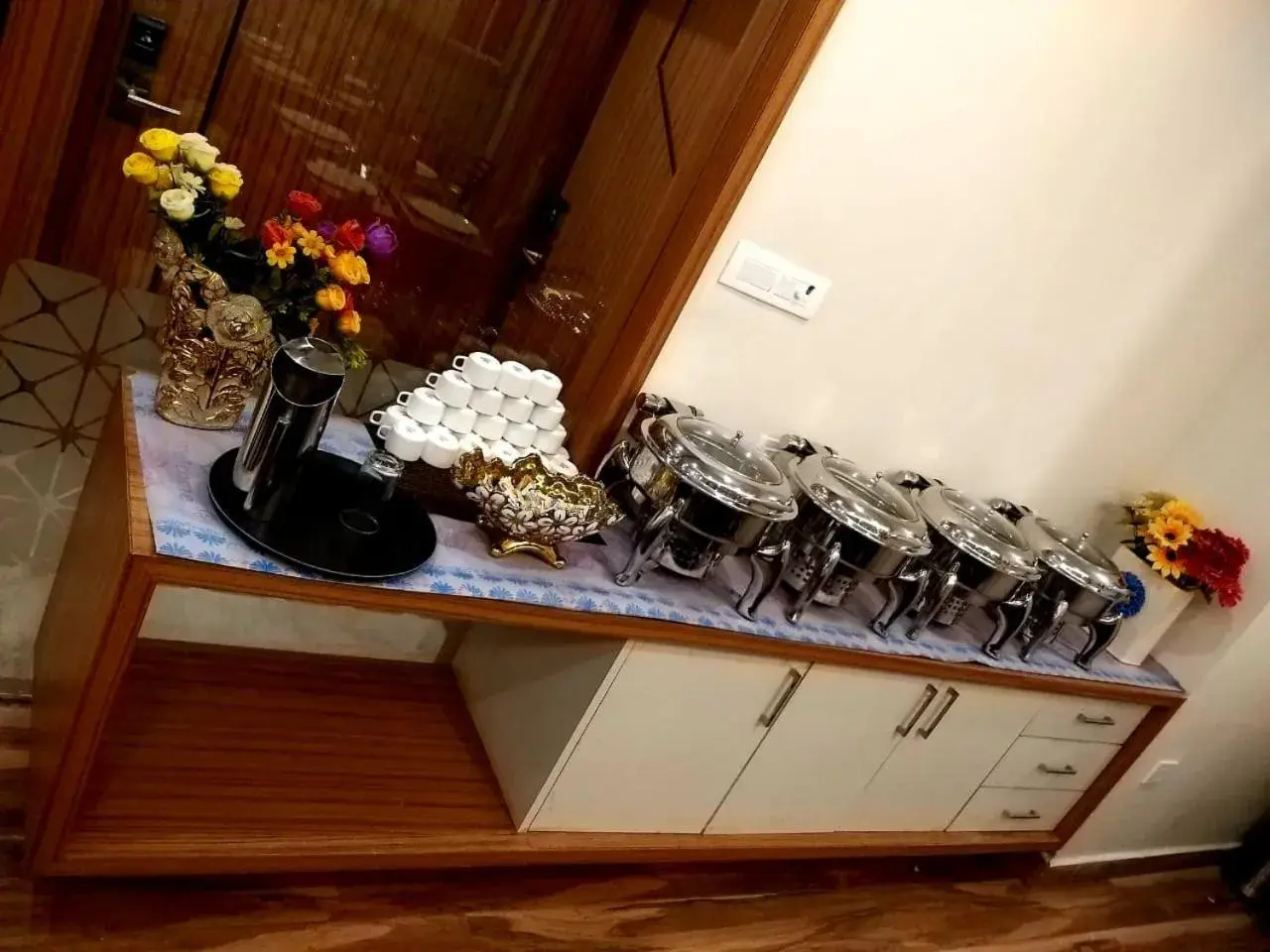 Breakfast in GRAND ELEGANT Breakfast in GRAND ELEGANT