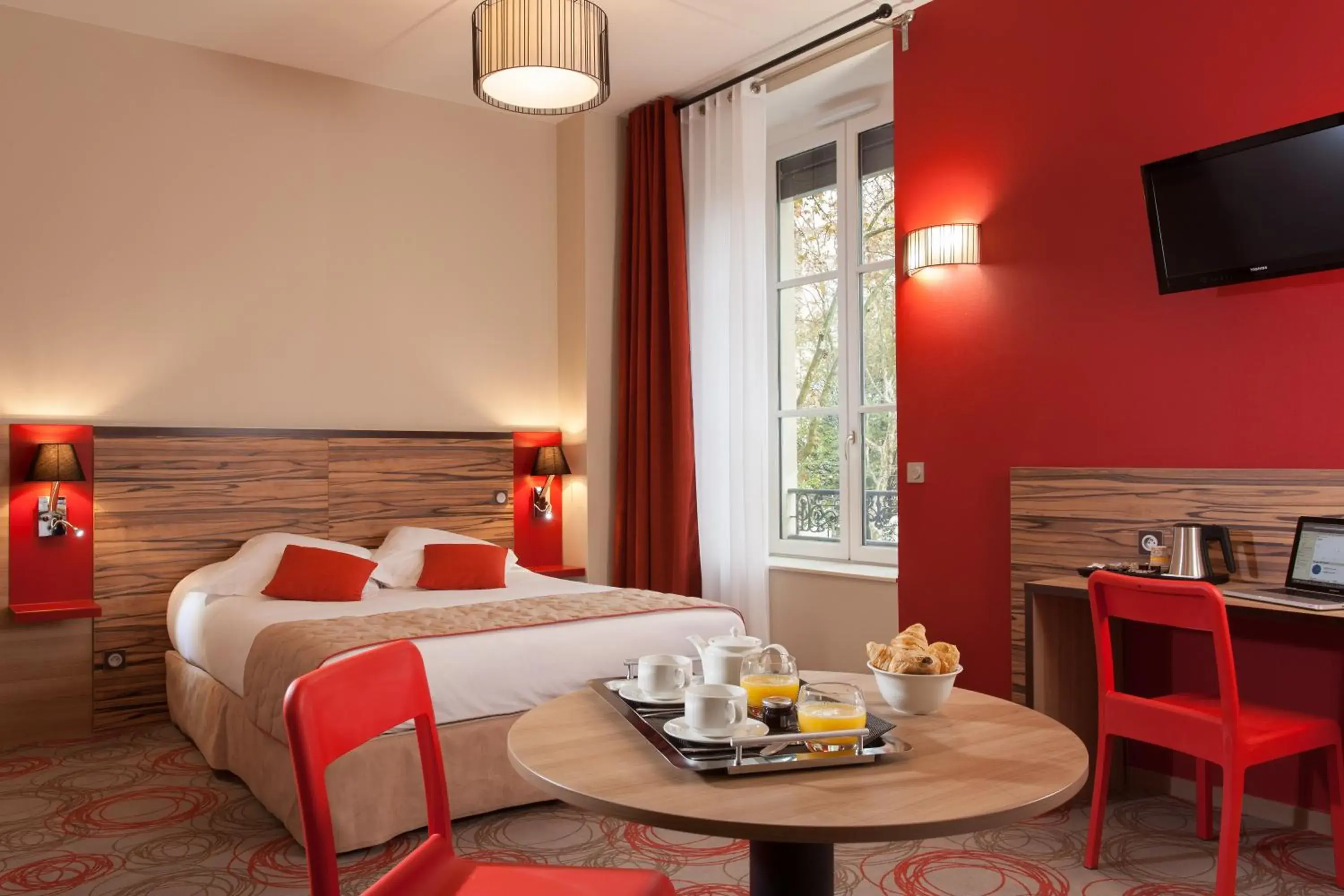 Photo of the whole room, Bed in Aparthotel Adagio Lyon Patio Confluence Photo of the whole room, Bed in Aparthotel Adagio Lyon Patio Confluence