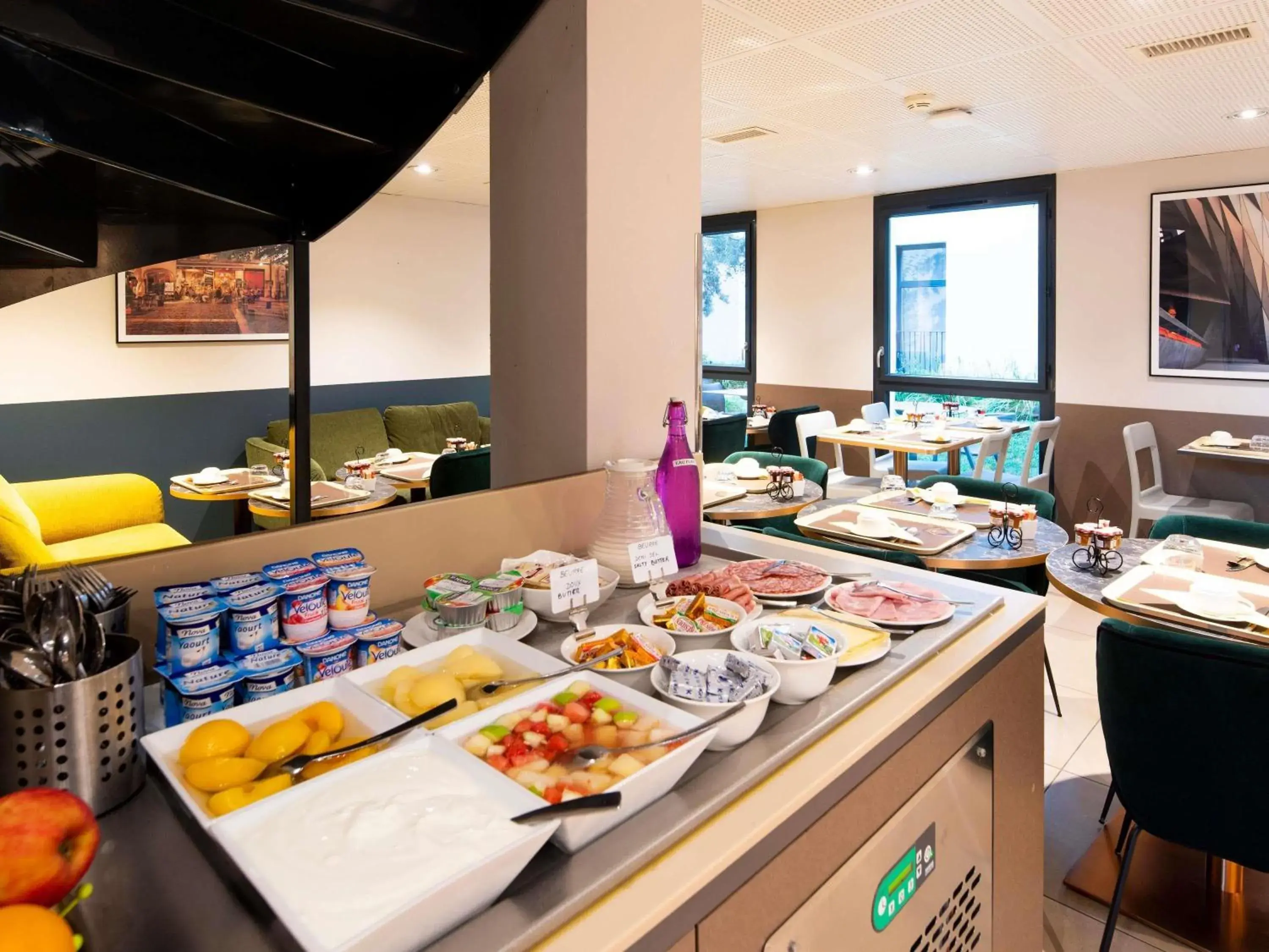 Breakfast in Aparthotel Adagio Lyon Patio Confluence Breakfast in Aparthotel Adagio Lyon Patio Confluence