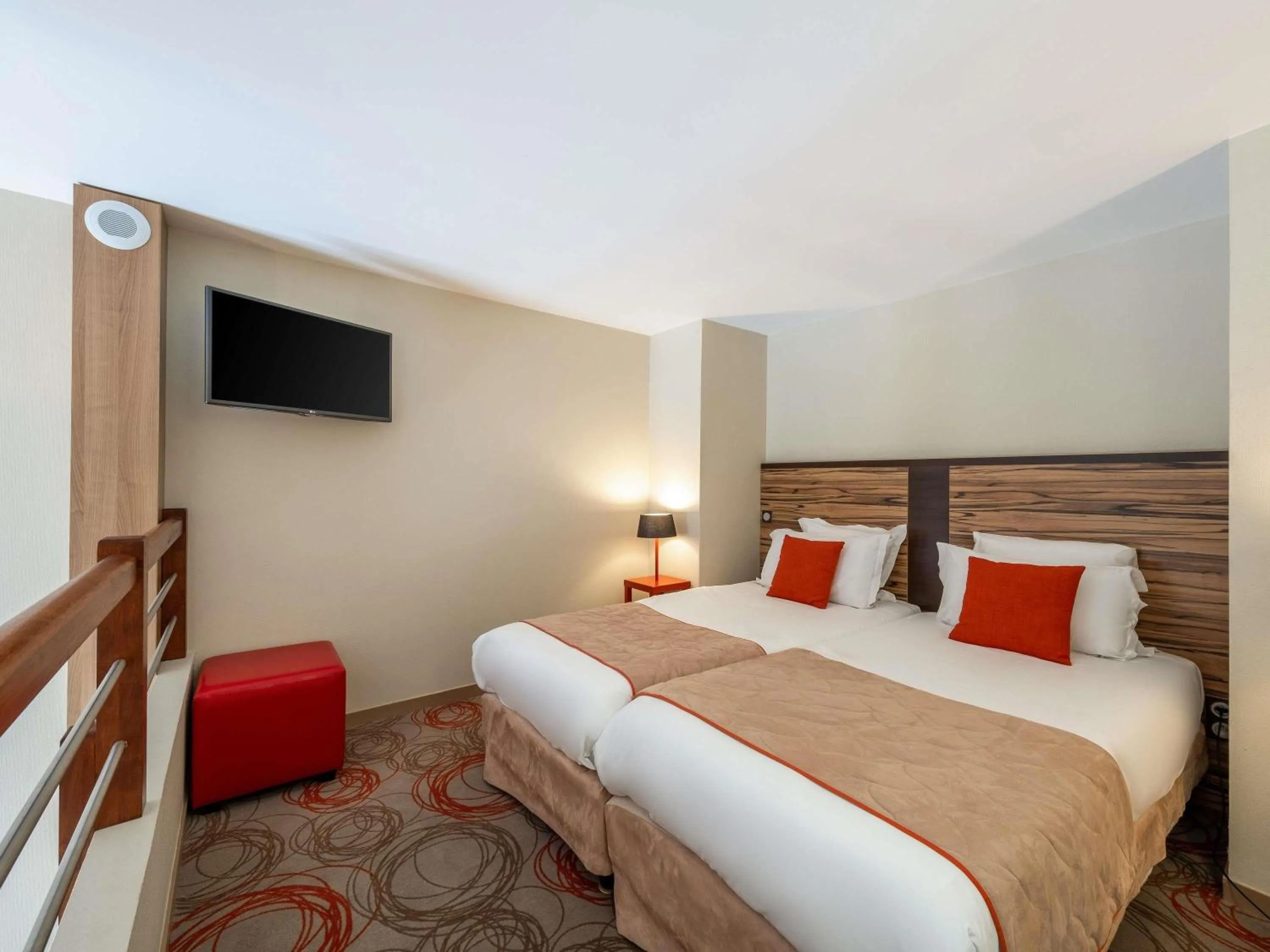 Bedroom, Bed in Aparthotel Adagio Lyon Patio Confluence