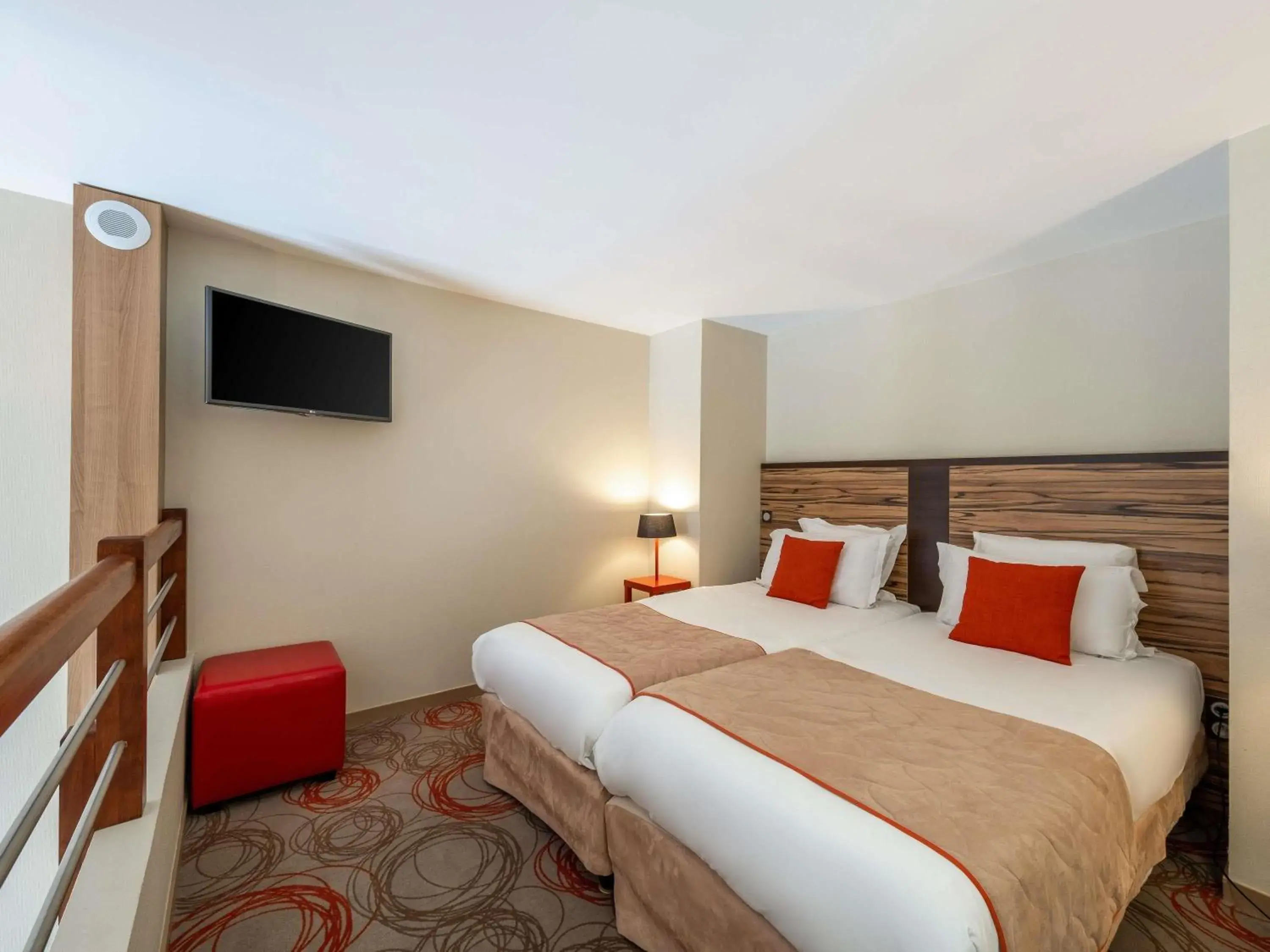 Bedroom, Bed in Aparthotel Adagio Lyon Patio Confluence Bedroom, Bed in Aparthotel Adagio Lyon Patio Confluence