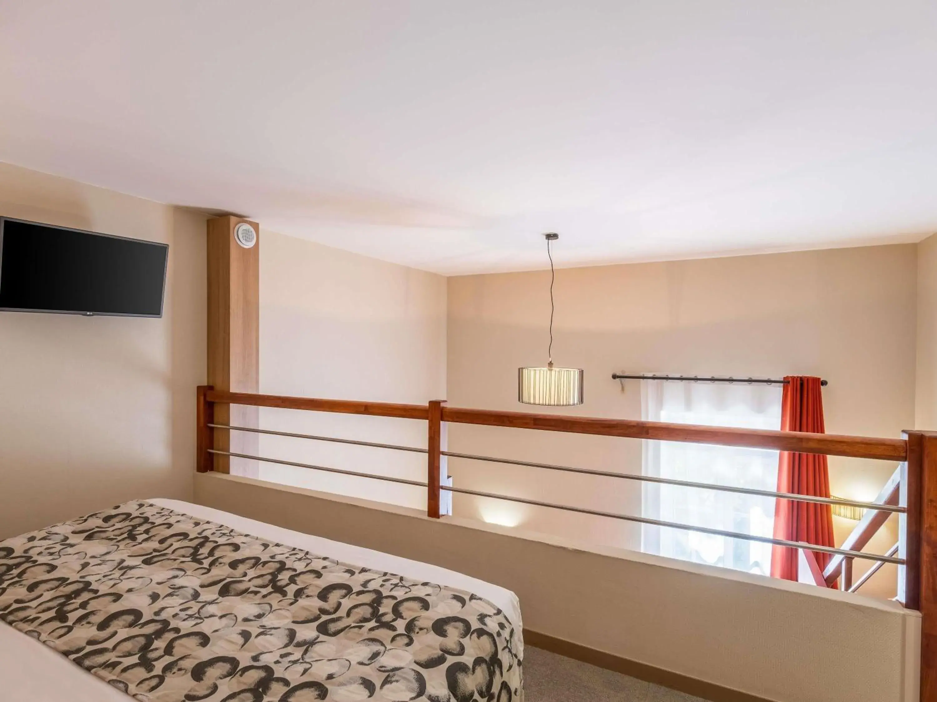 Bedroom, Bed in Aparthotel Adagio Lyon Patio Confluence Bedroom, Bed in Aparthotel Adagio Lyon Patio Confluence