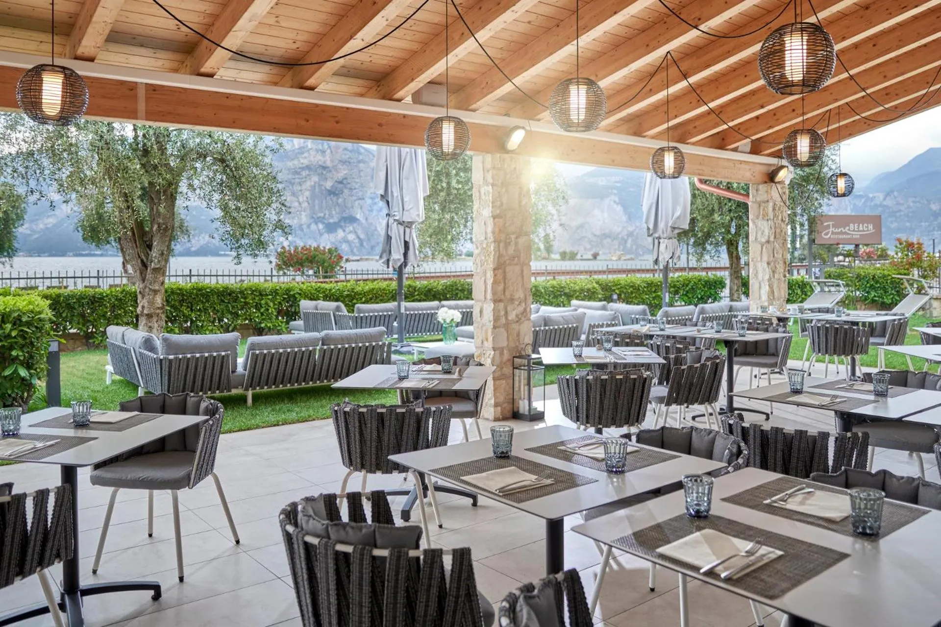 Restaurant/places to eat in June Stay Lake Garda