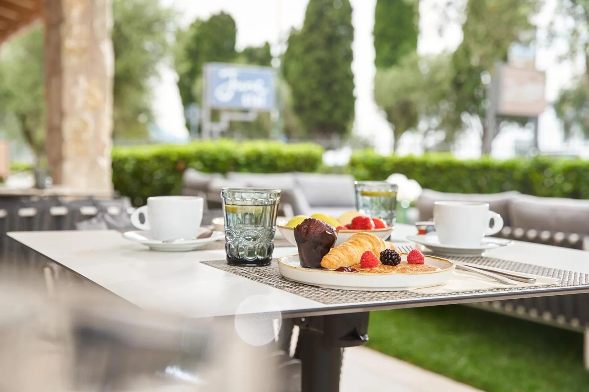 Breakfast in June Stay Lake Garda