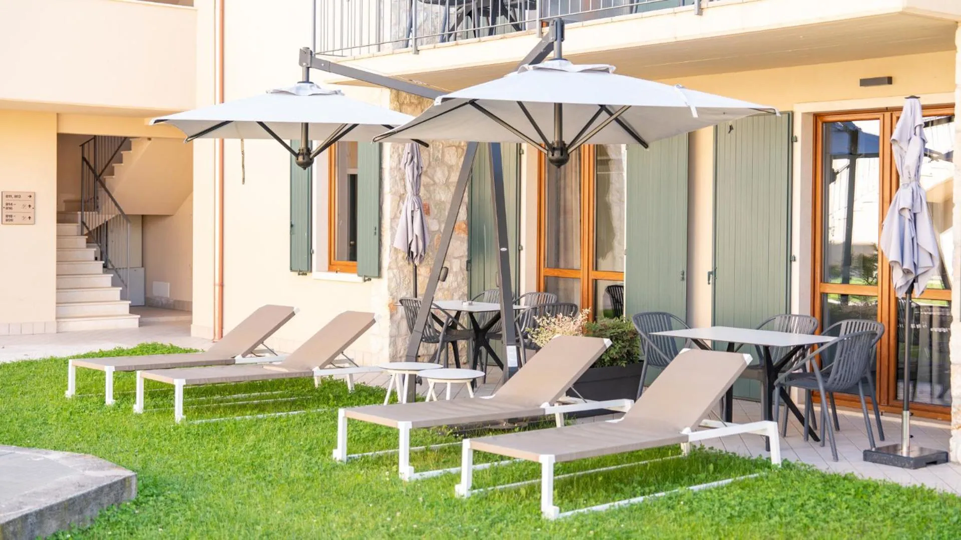 sunbed in June Stay Lake Garda