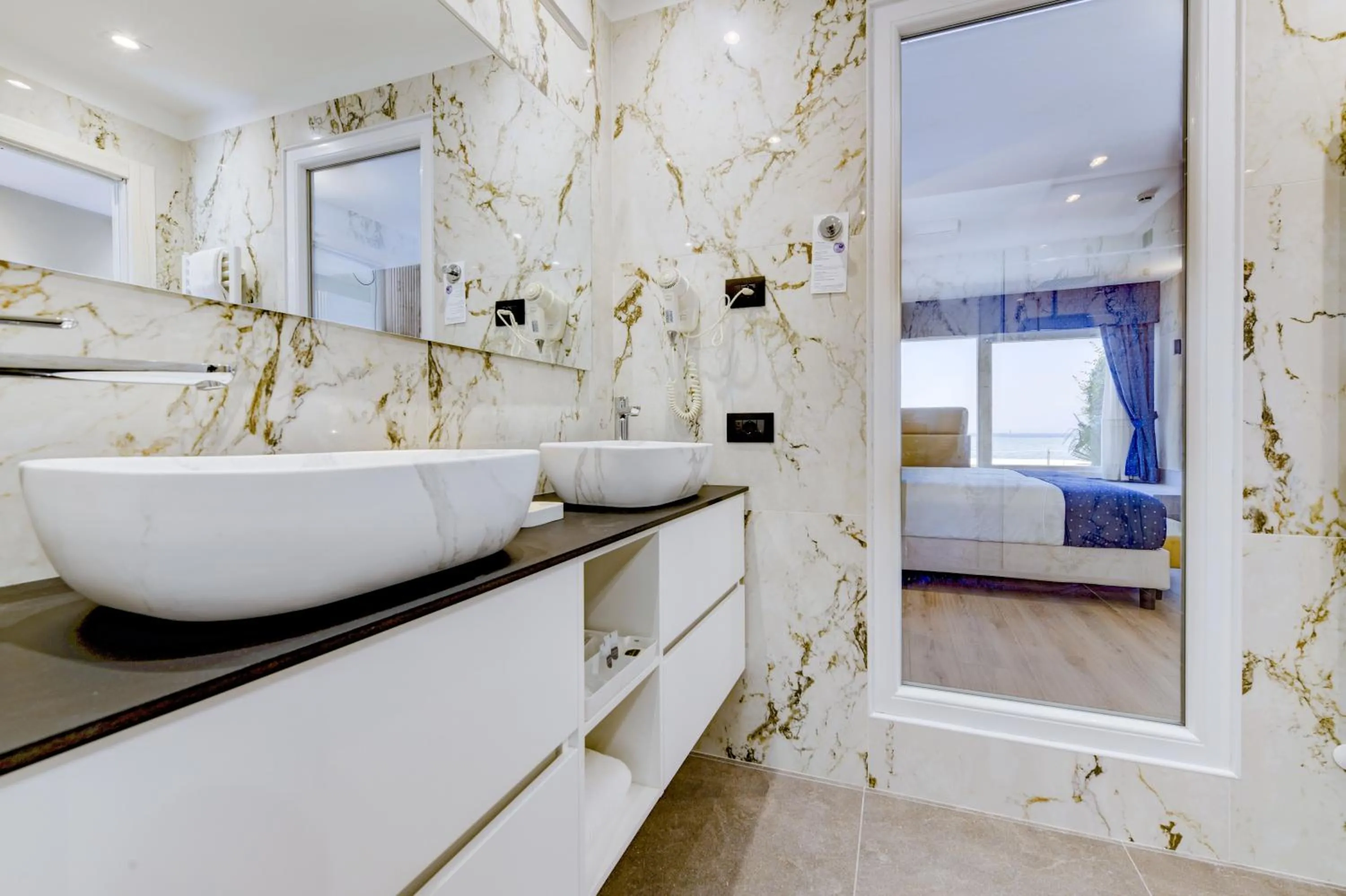 Bathroom in Lido International