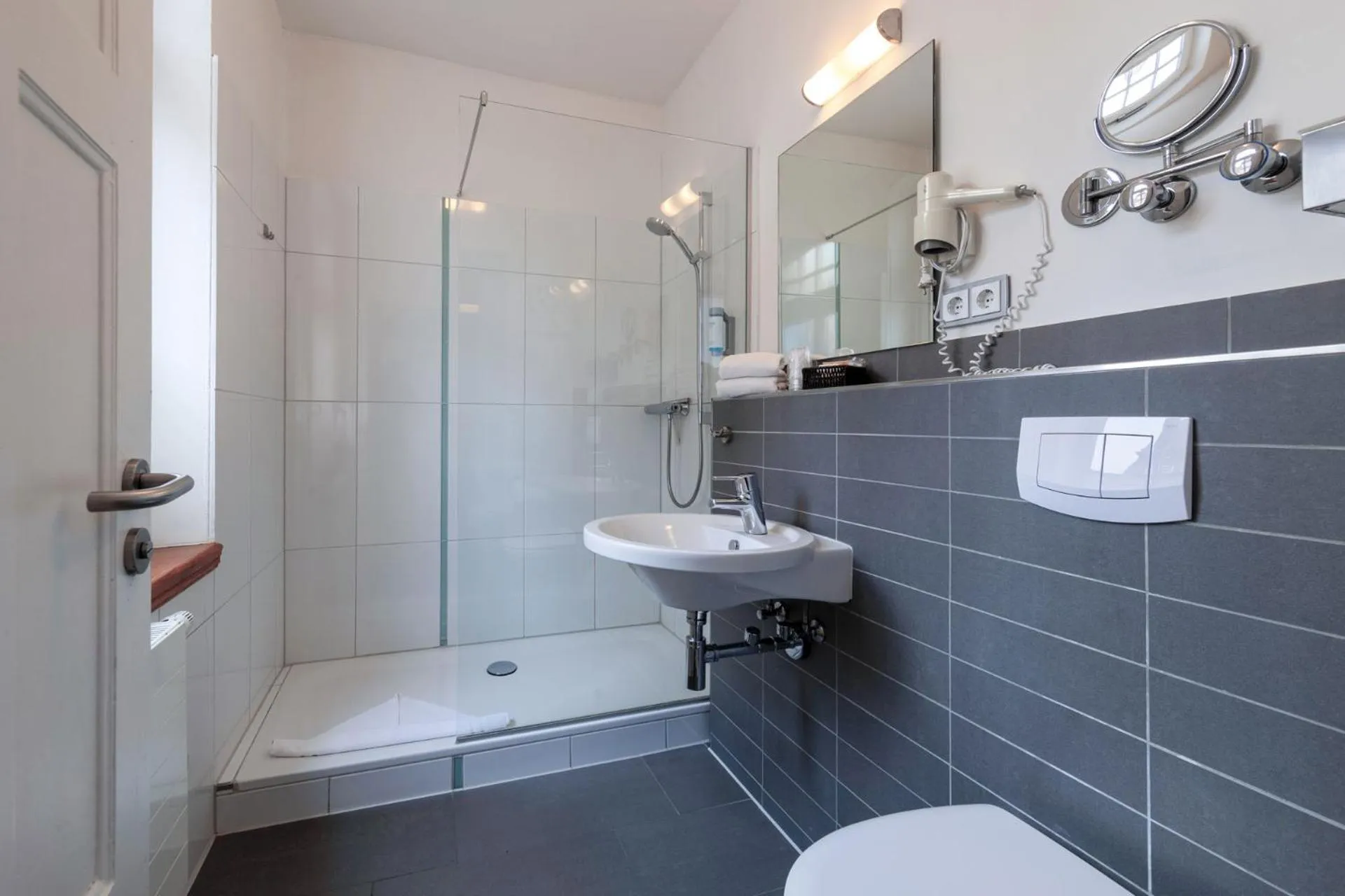 Shower in Designhotel 1690 & Apartments