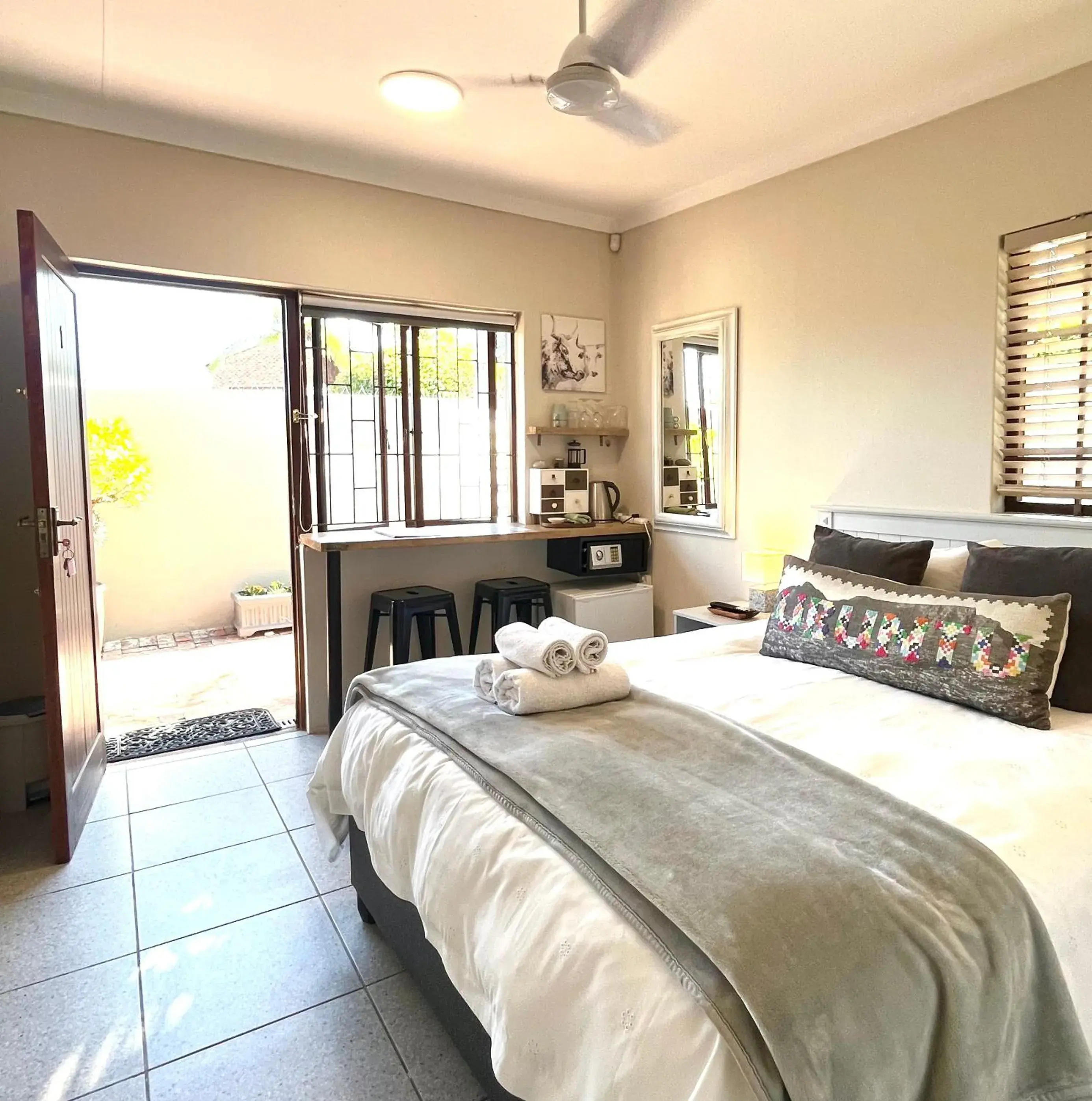Double Room - single occupancy in Dolphin Circle Bed and Breakfast Double Room - single occupancy in Dolphin Circle Bed and Breakfast