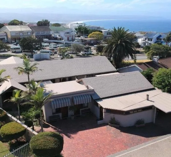 Property building in Dolphin Circle Bed and Breakfast