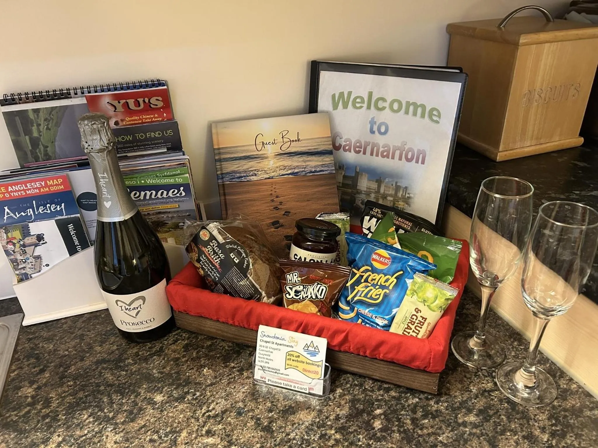 Kitchen or kitchenette in Chapel St Apartments
