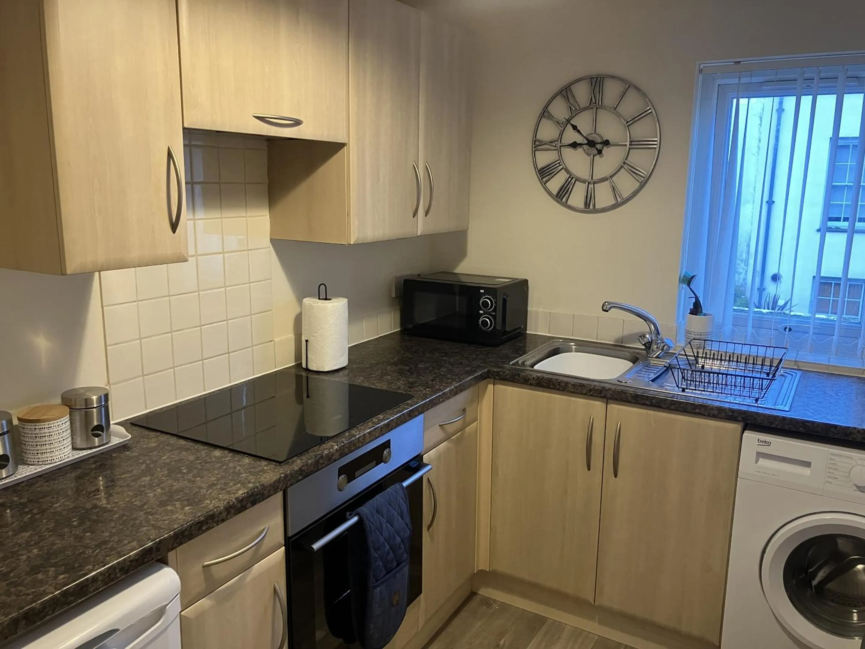 Kitchen or kitchenette in Chapel St Apartments