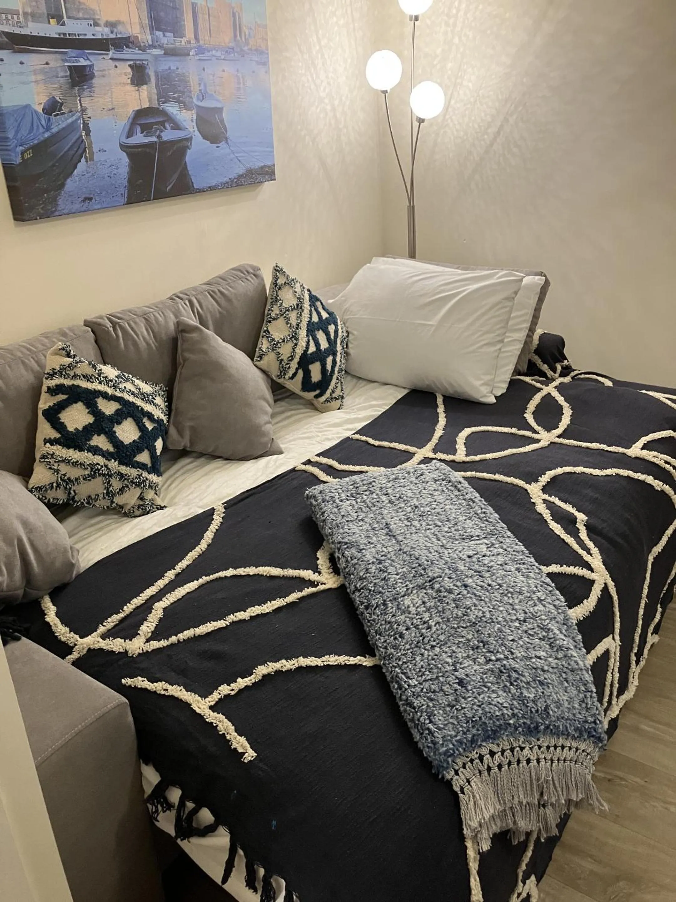 Living room, Bed in Chapel St Apartments