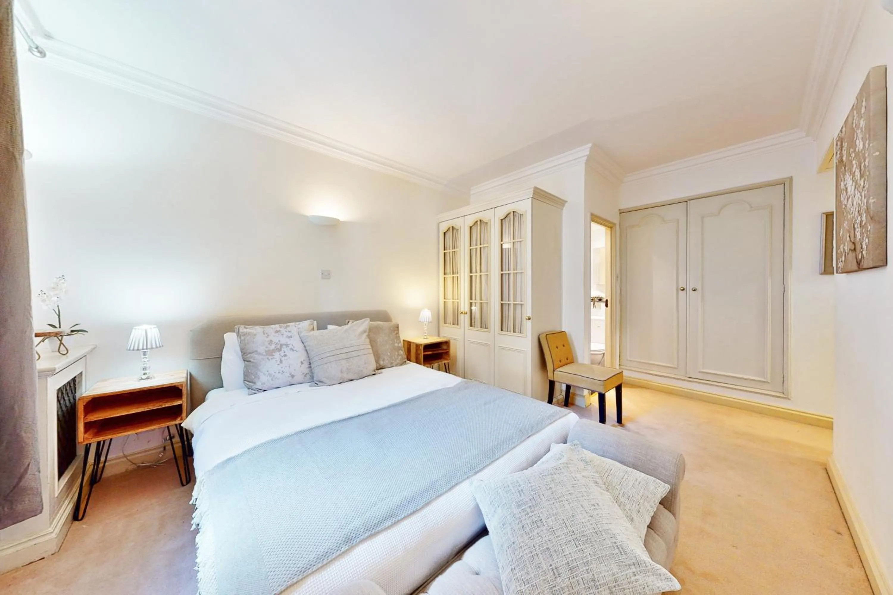 Bed in Stay in bond street