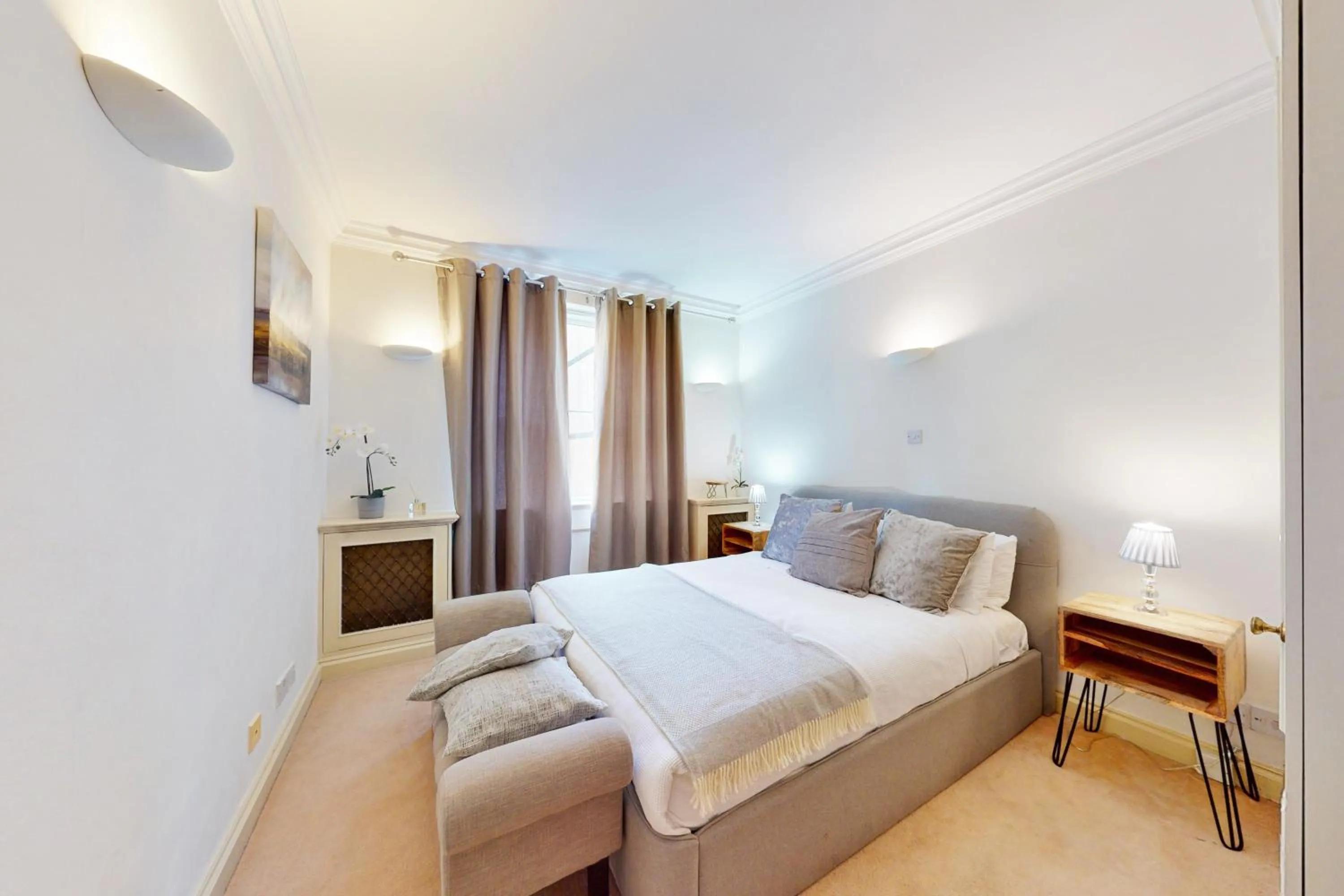 Bed in Stay in bond street