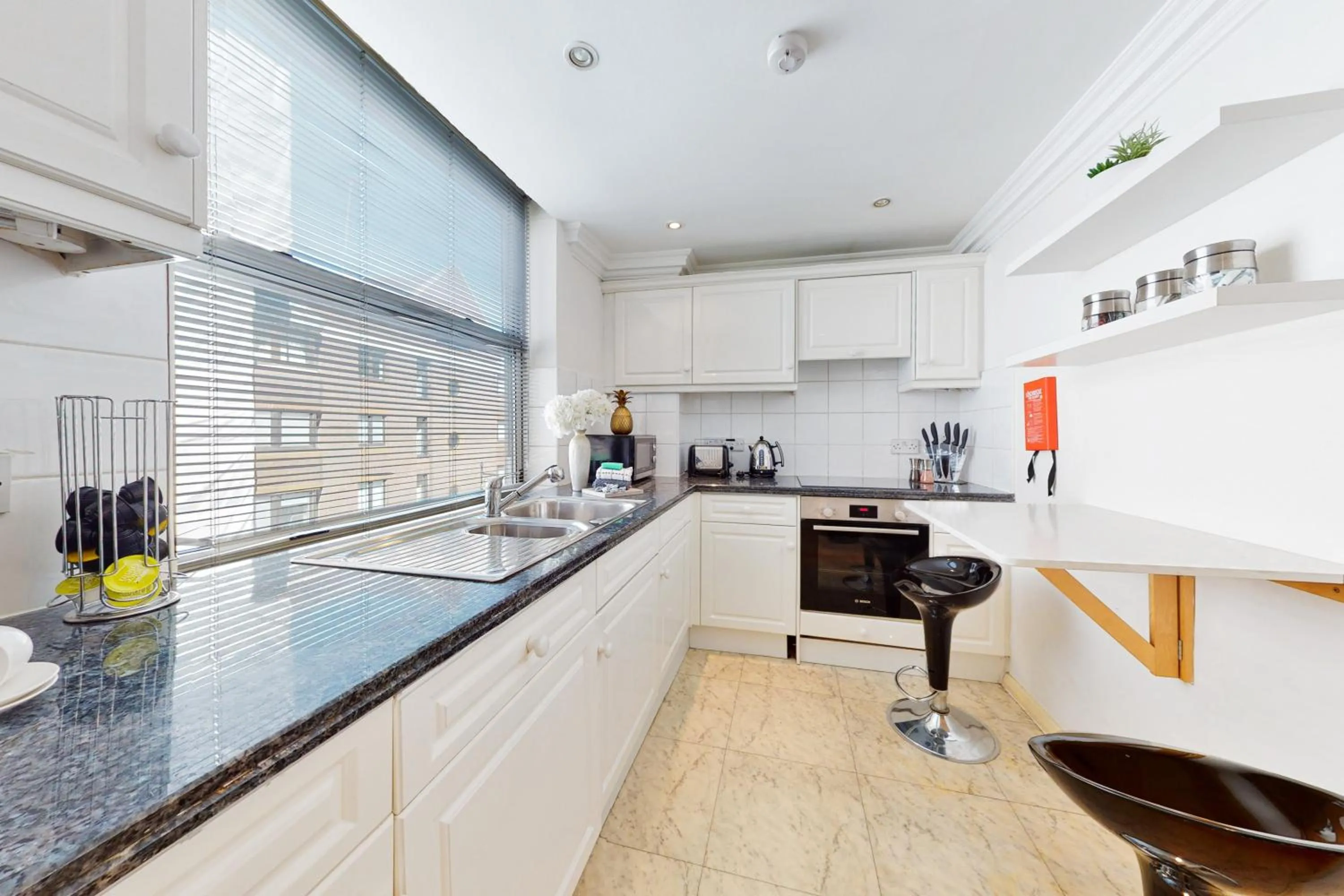 Kitchen or kitchenette in Stay in bond street