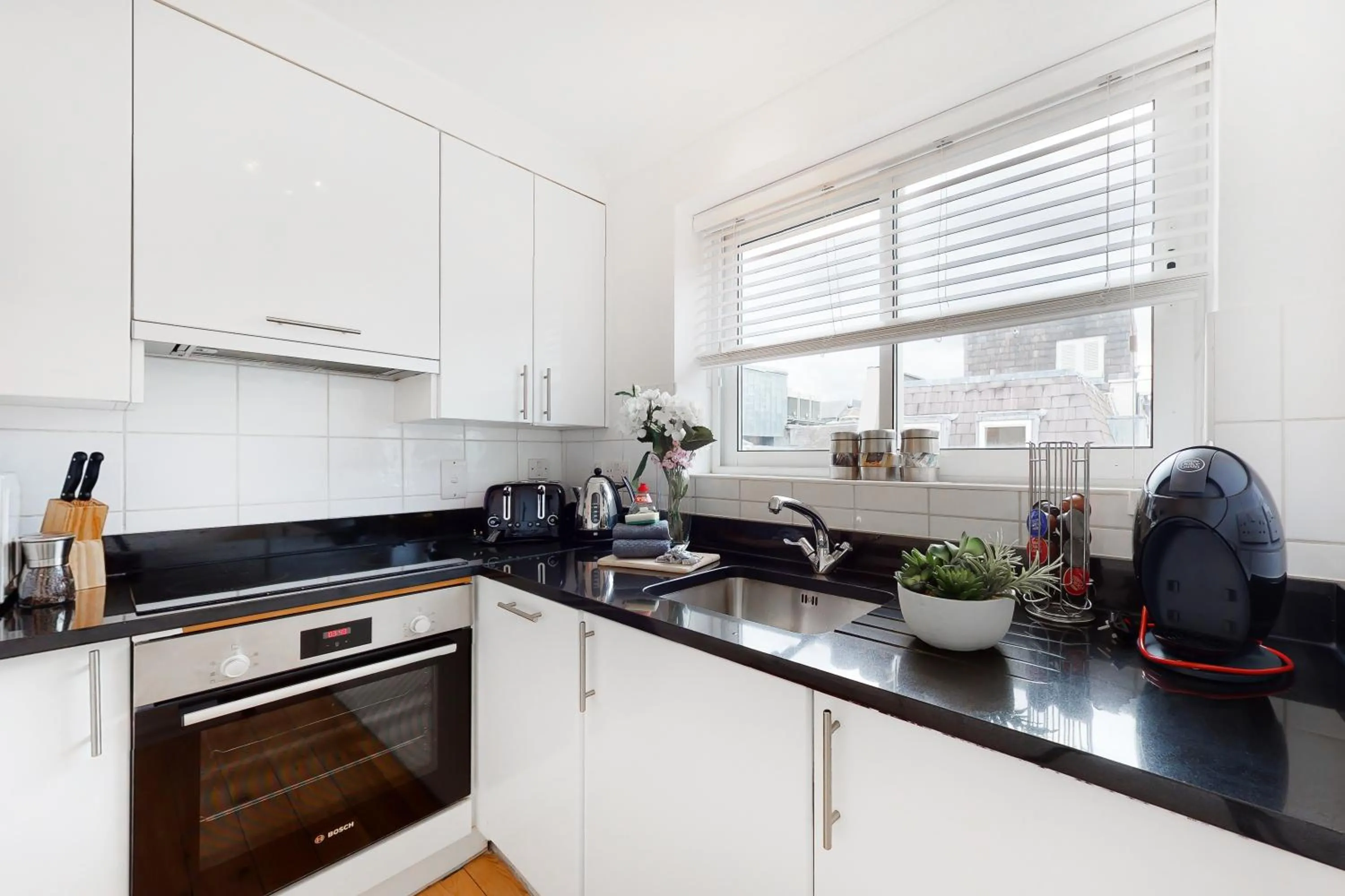 Kitchen or kitchenette in Stay in bond street